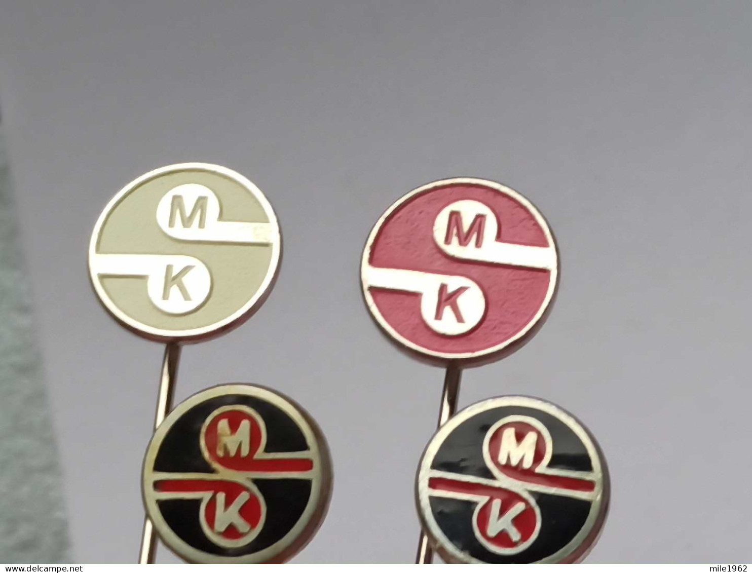 BADGE Z-98-7 - 4 PINS -  MK SMEDEREVO, MK, PIN SERBIA, Foundry Metallurgy Complexes - Lots