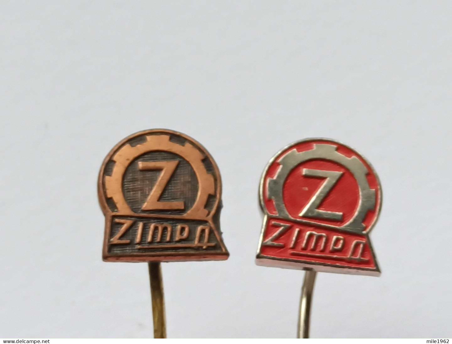 BADGE Z-98-11 - 2 PINS -  ZIMOD - Sets