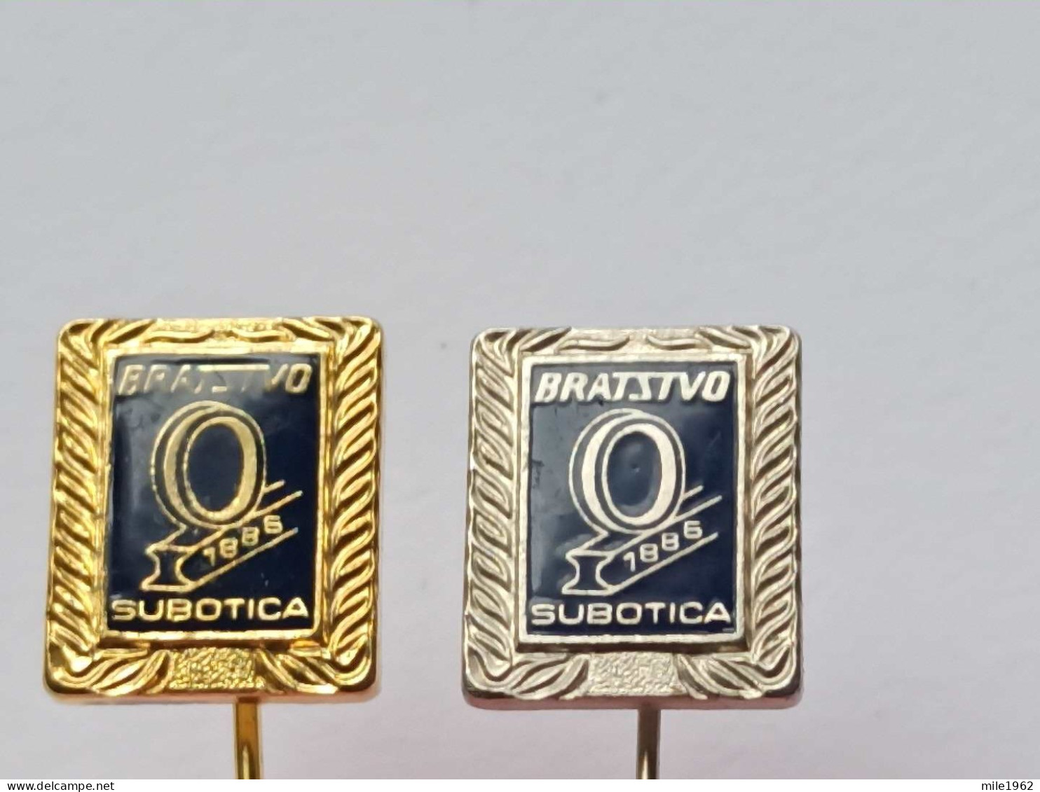 BADGE Z-98-12 - 2 PINS - BRATSTVO, SUBOTICA, Wagon Factory, Usine De Wagon, TRAIN - Sets