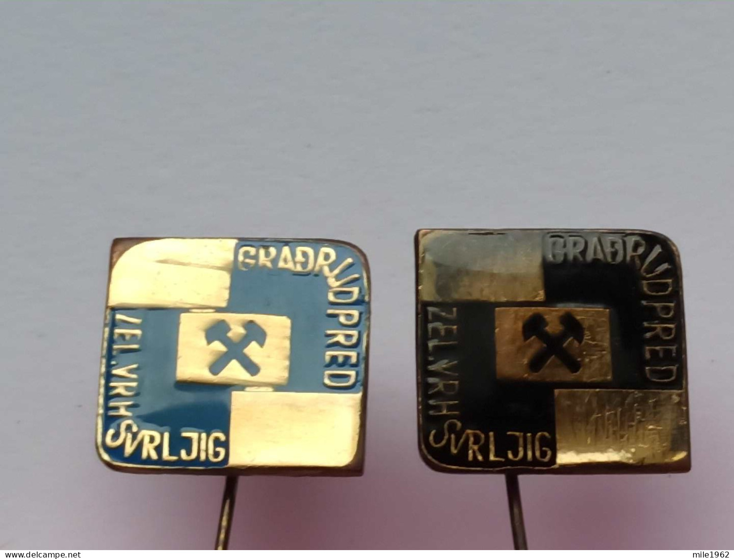 BADGE Z-98-12 - 2 PINS - ZELENI VRH SVRLJIG PIN SERBIA, RUDNIK, MINE, MINER - Sets