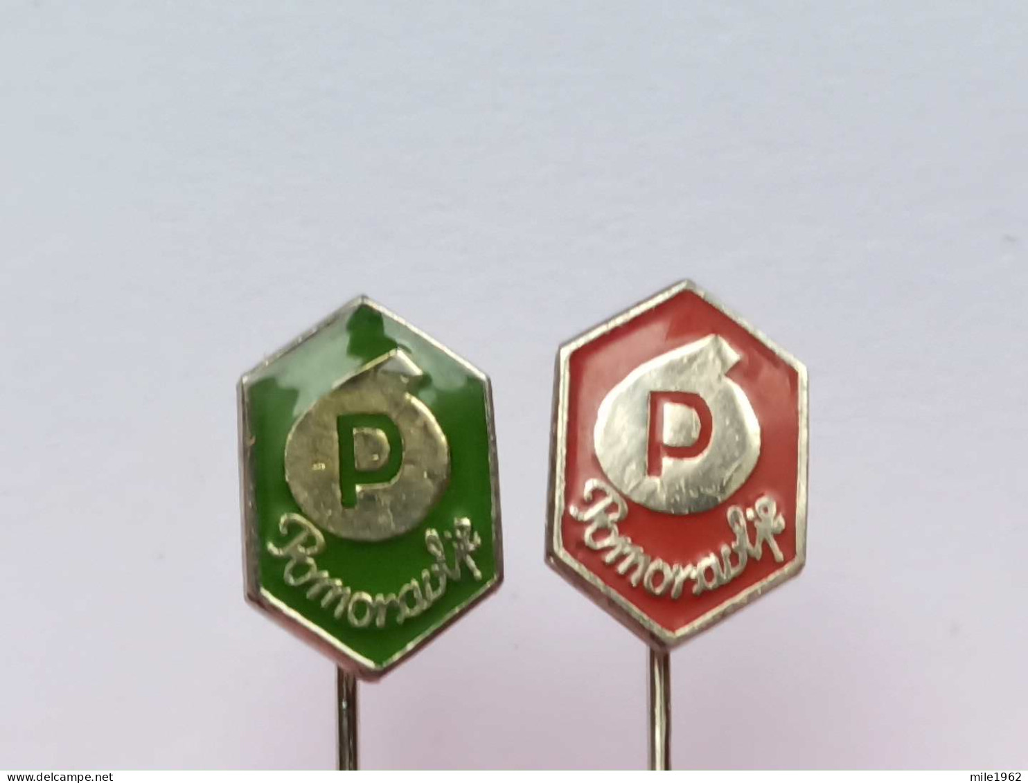 BADGE Z-98-14 - 2 PINS - PLASTOLIN, Anti-corrosion Protection Pomoravlje , Serbia - Lotes