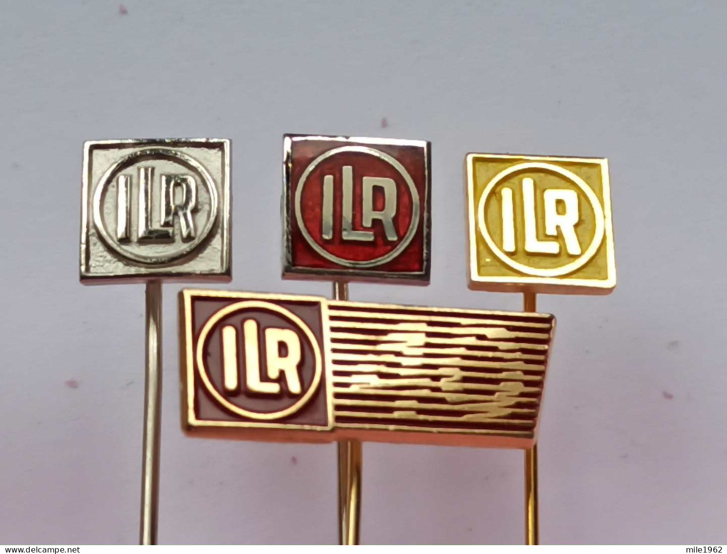 BADGE Z-98-14 - 4 PINS - IVO LOLA RIBAR , ILR, ZELEZNIK, SERBIA, Machinery And Equipment Joint Stock Company - Loten