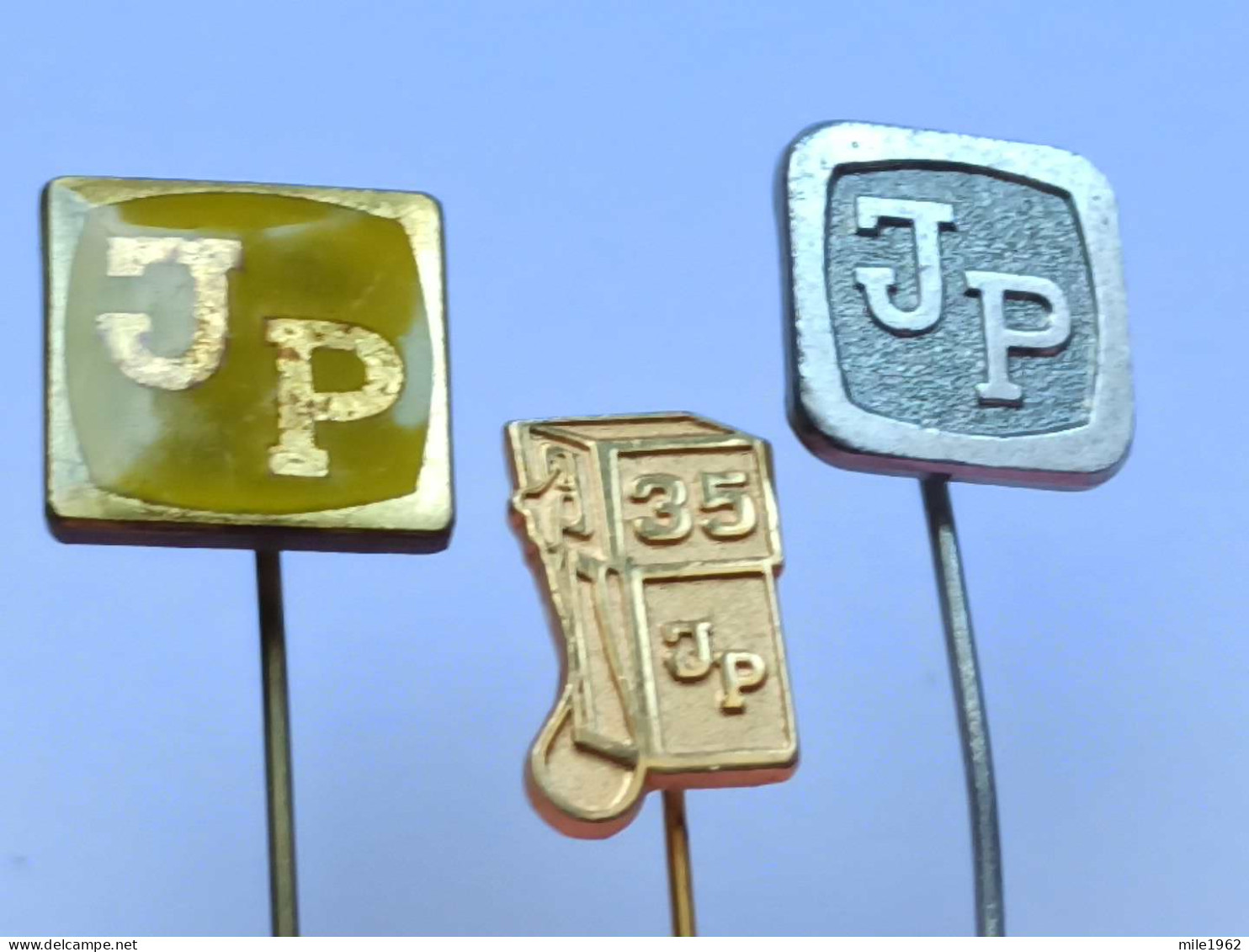 BADGE Z-98-15 - 3 PINS - JP, JUGOPETROL, OIL PUMP, Petrol Pump - Lotes