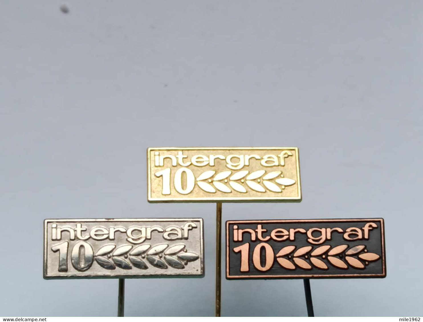 BADGE Z-98-16 - 3 PINS - INTERGRAF - INTERNATIONAL CONFEDERATION FOR PRINTING AND ALLIED INDUSTRIONS - Lots