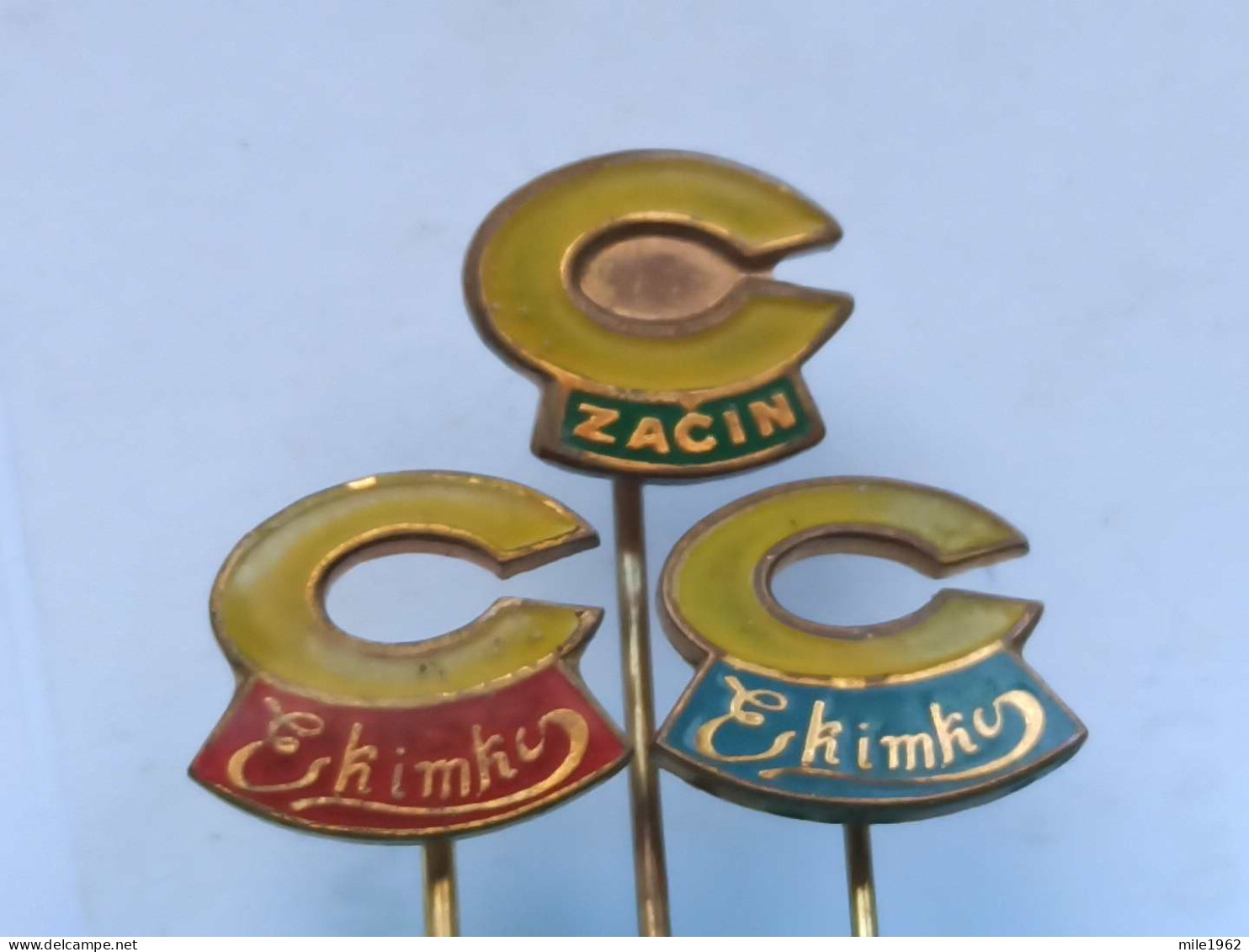 BADGE Z-98-20 - 3 PINS - ZACIN C - Sets