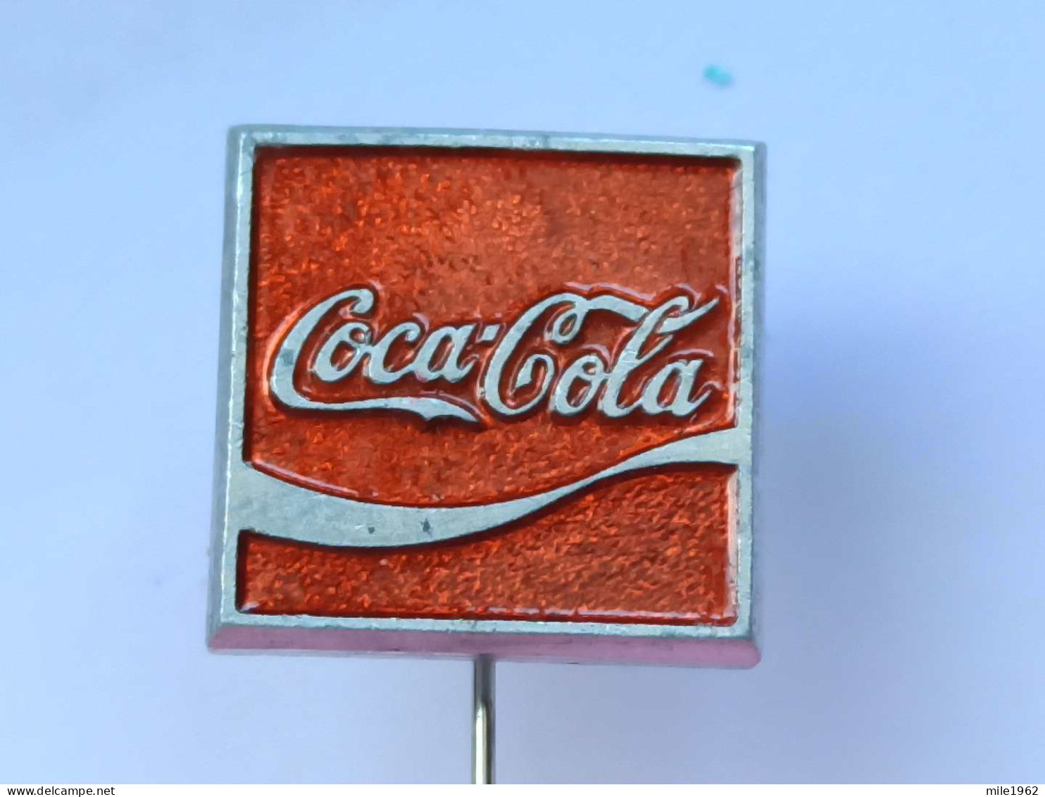 BADGE Z-99-17 - COCA COLA - Coca-Cola