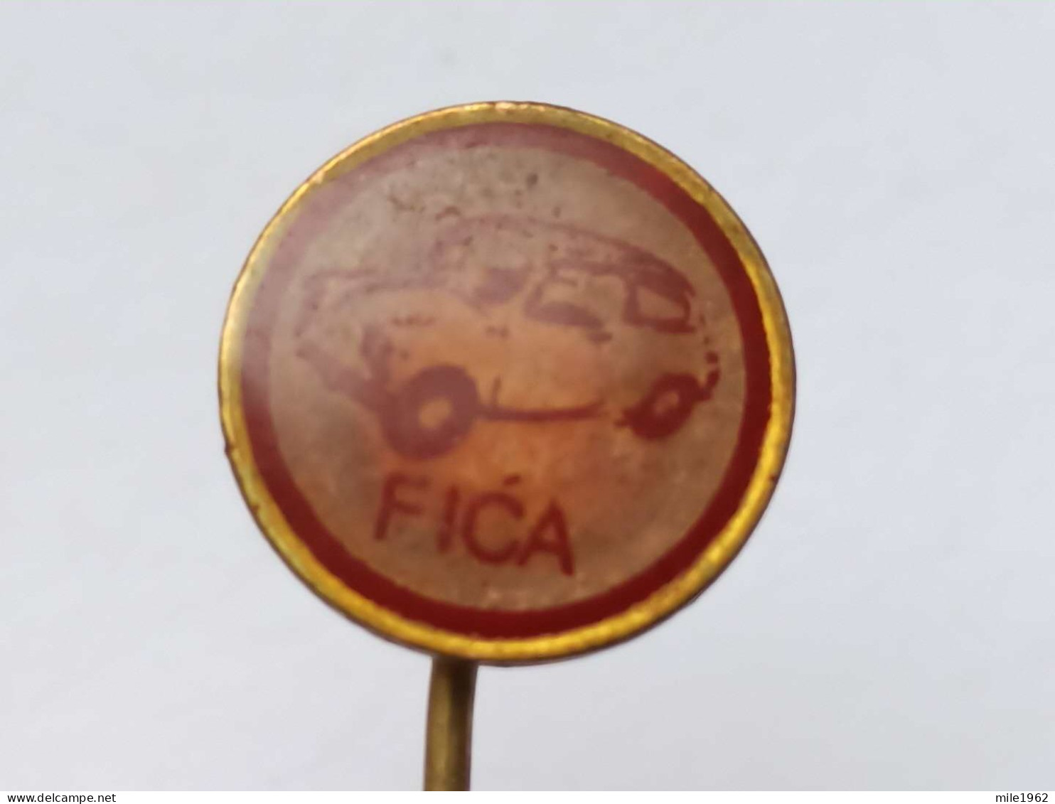 BADGE Z-35-8 - AUTO CAR , FICA, FIAT 750 - Fiat