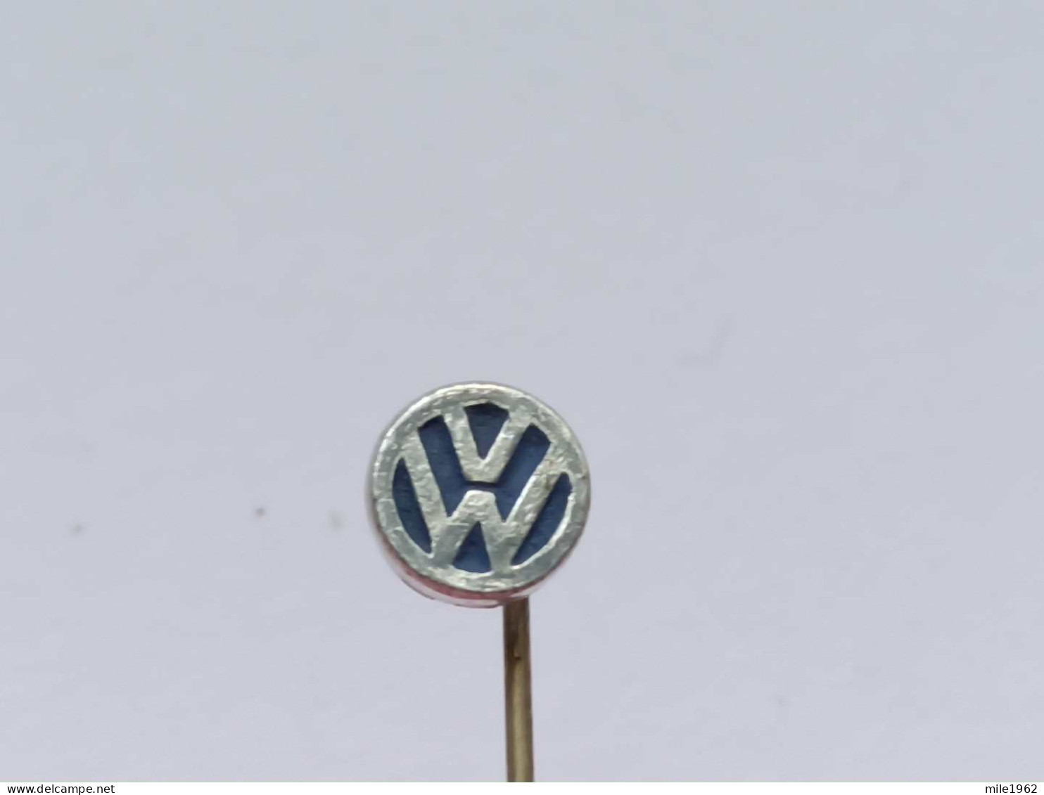 BADGE Z-35-14 - AUTO CAR  Vw, Volkswagen, Mini Pin - Volkswagen