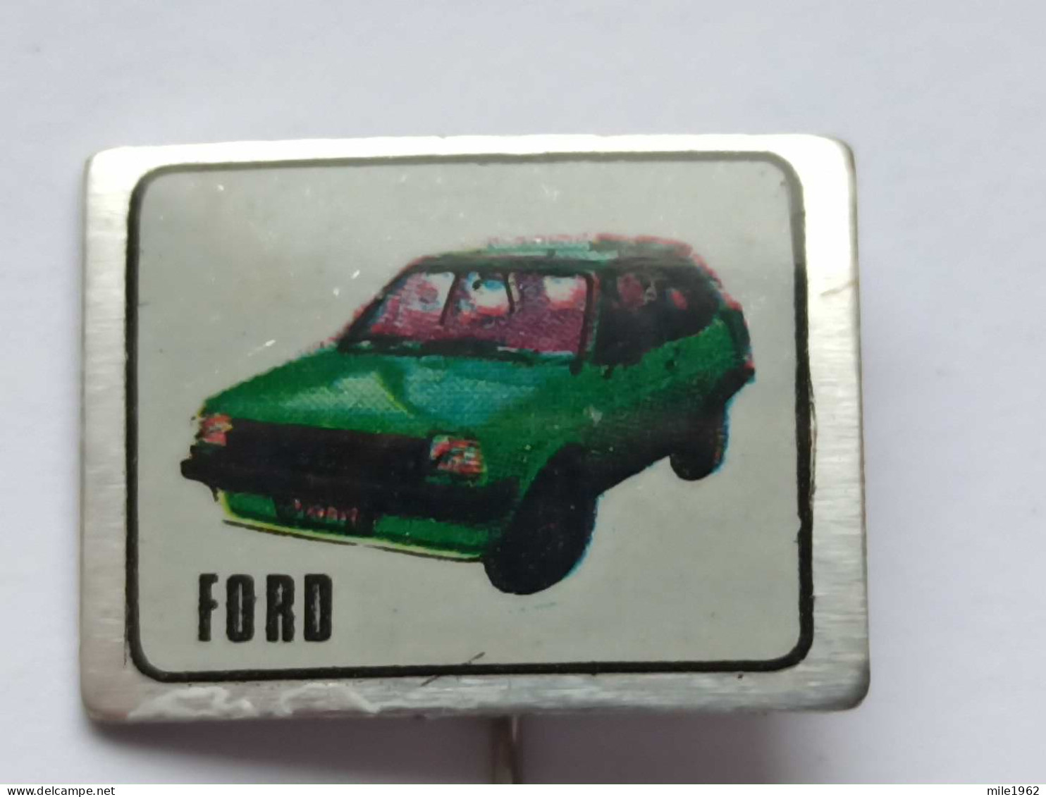 BADGE Z-35-16 - AUTO CAR, FORD - Ford