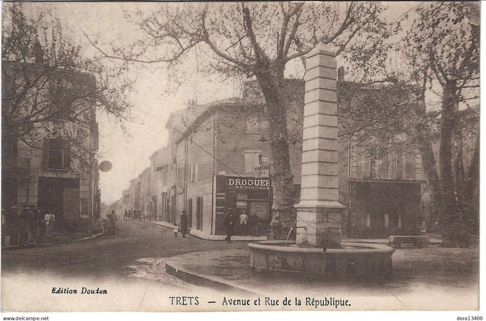 CPA13- TRETS- Avenue Et Rue De La République - Trets