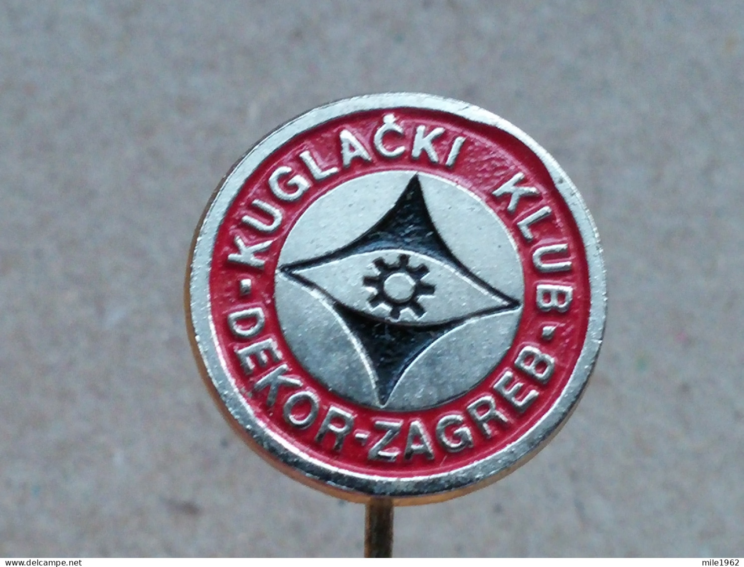 BADGE Z-54-1 - BOWLING CLUB DEKOR ZAGREB, CROATIA - Bowling