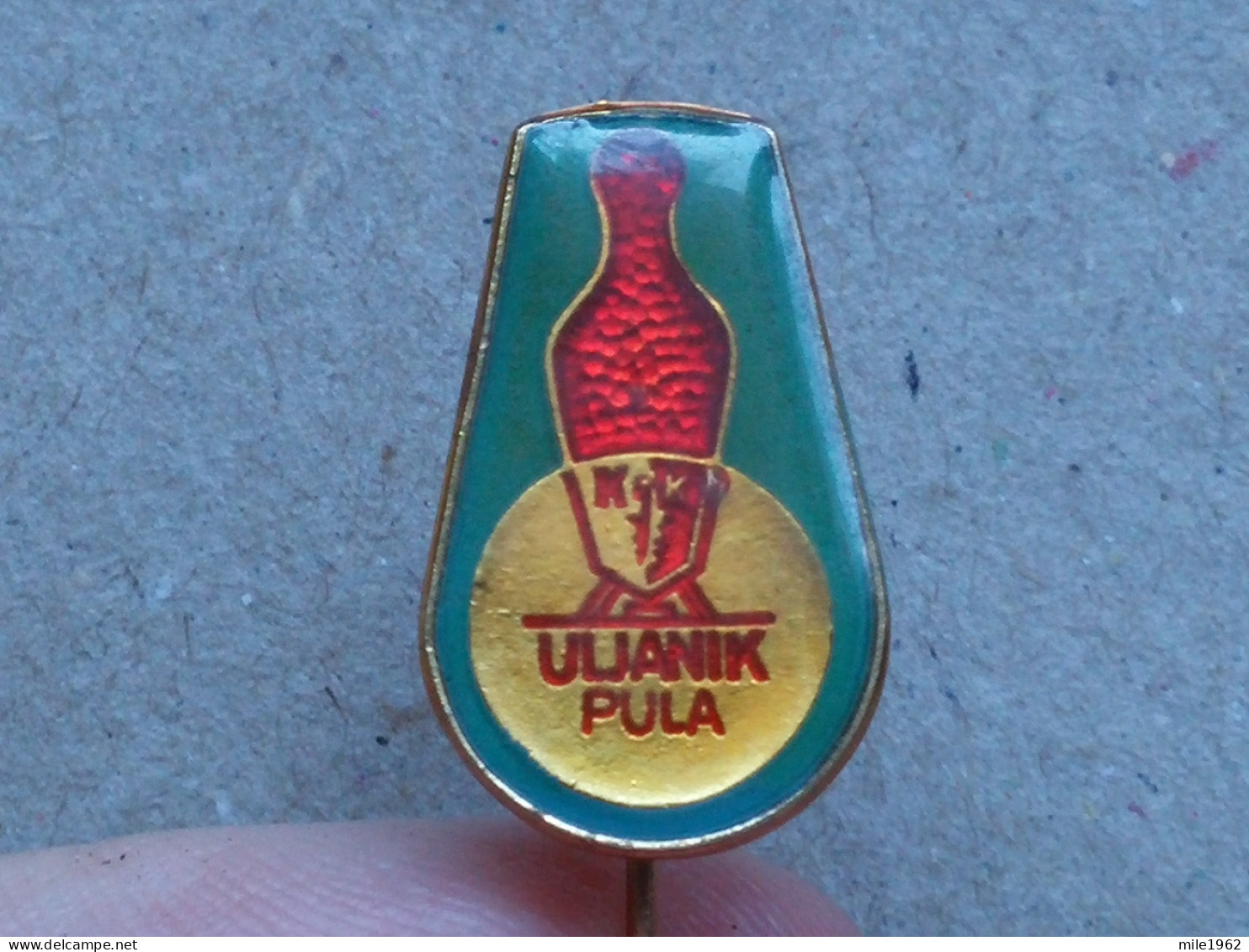 BADGE Z-54-1 - BOWLING CLUB ULJANIK PULA, CROATIA - Bowling