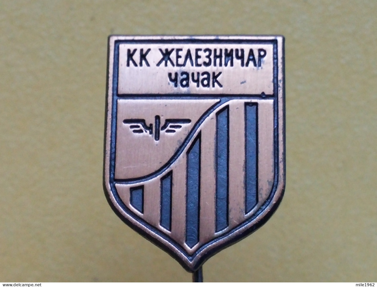 Badge Z-53-1 - BASKETBALL CLUB ZELEZNICAR CACAK, SERBIA - Basket-ball