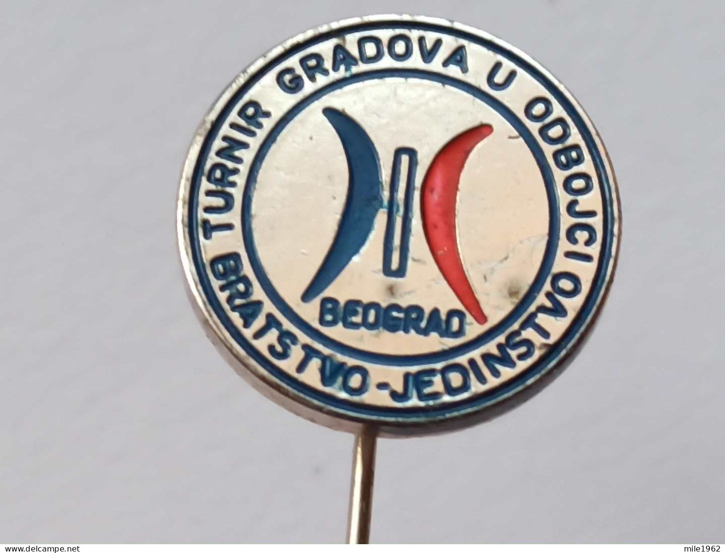 BADGE Z-95-1 - VOLLEYBALL, VOLLEY-BALL BELGRADE, SERBIA, TOURNOI DE YOUGOSLAVIE, TOURNAMENT - Volleyball