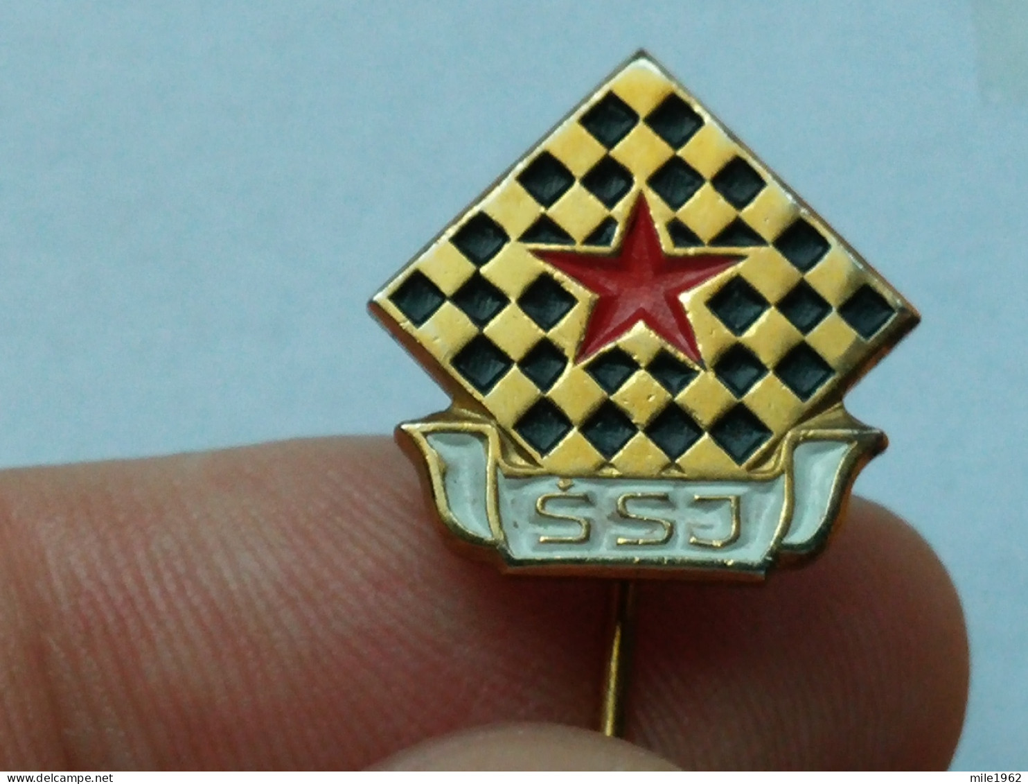 BADGE Z-71-1 - CHESS ECHECS SCHACH AJEDREZ SAKK SAH, YUGOSLAVIA ASSOCIATION - Jeux