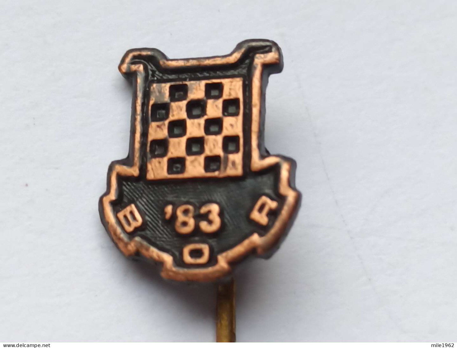 BADGE Z-71-2 - CHESS ECHECS SCHACH AJEDREZ SAKK SAH, BOR, SERBIA, TOURNAMENT - Games