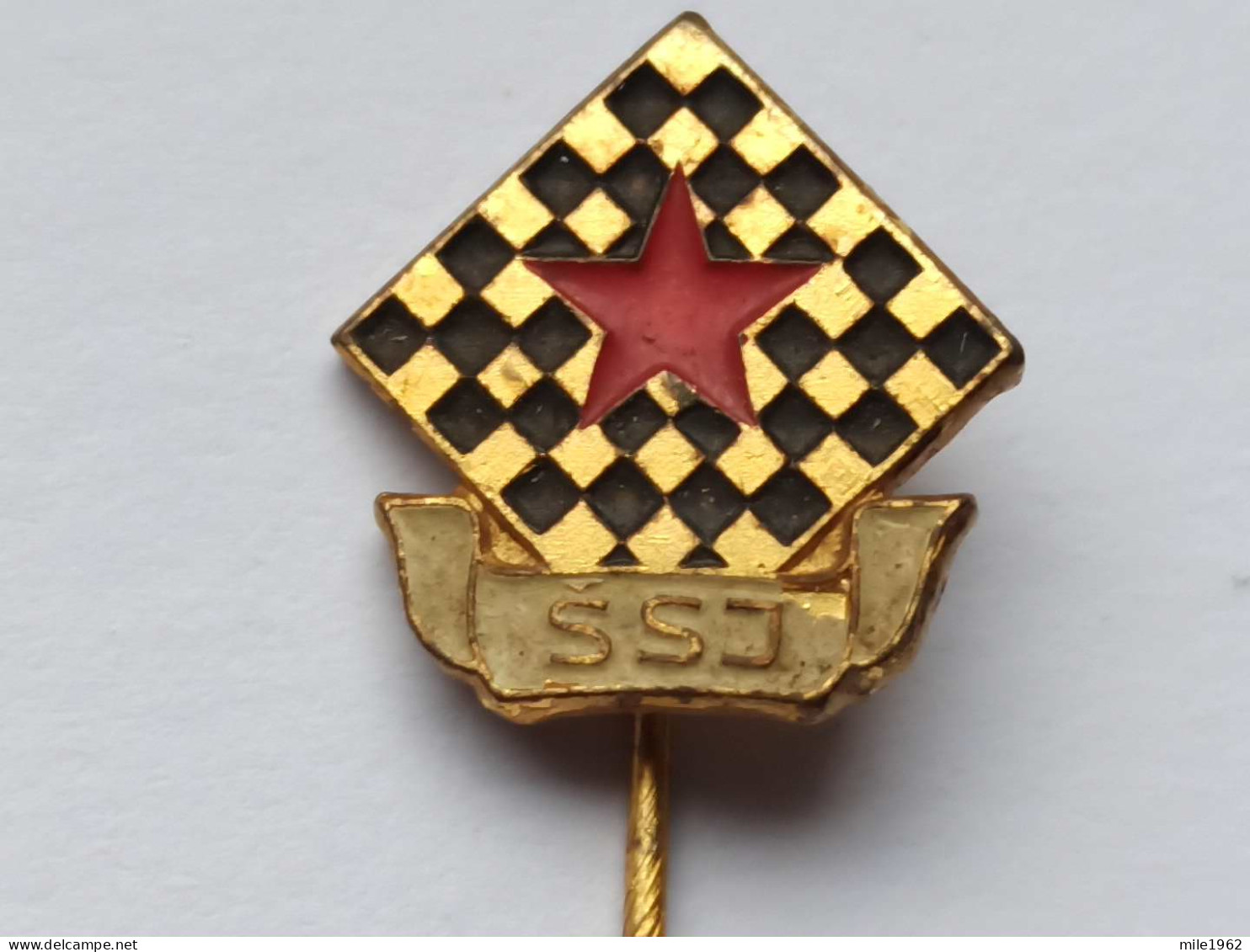 BADGE Z-71-2 - CHESS ECHECS SCHACH AJEDREZ SAKK SAH, FÉDÉRATION D'ÉCHECS DE YOUGOSLAVIE - Jeux