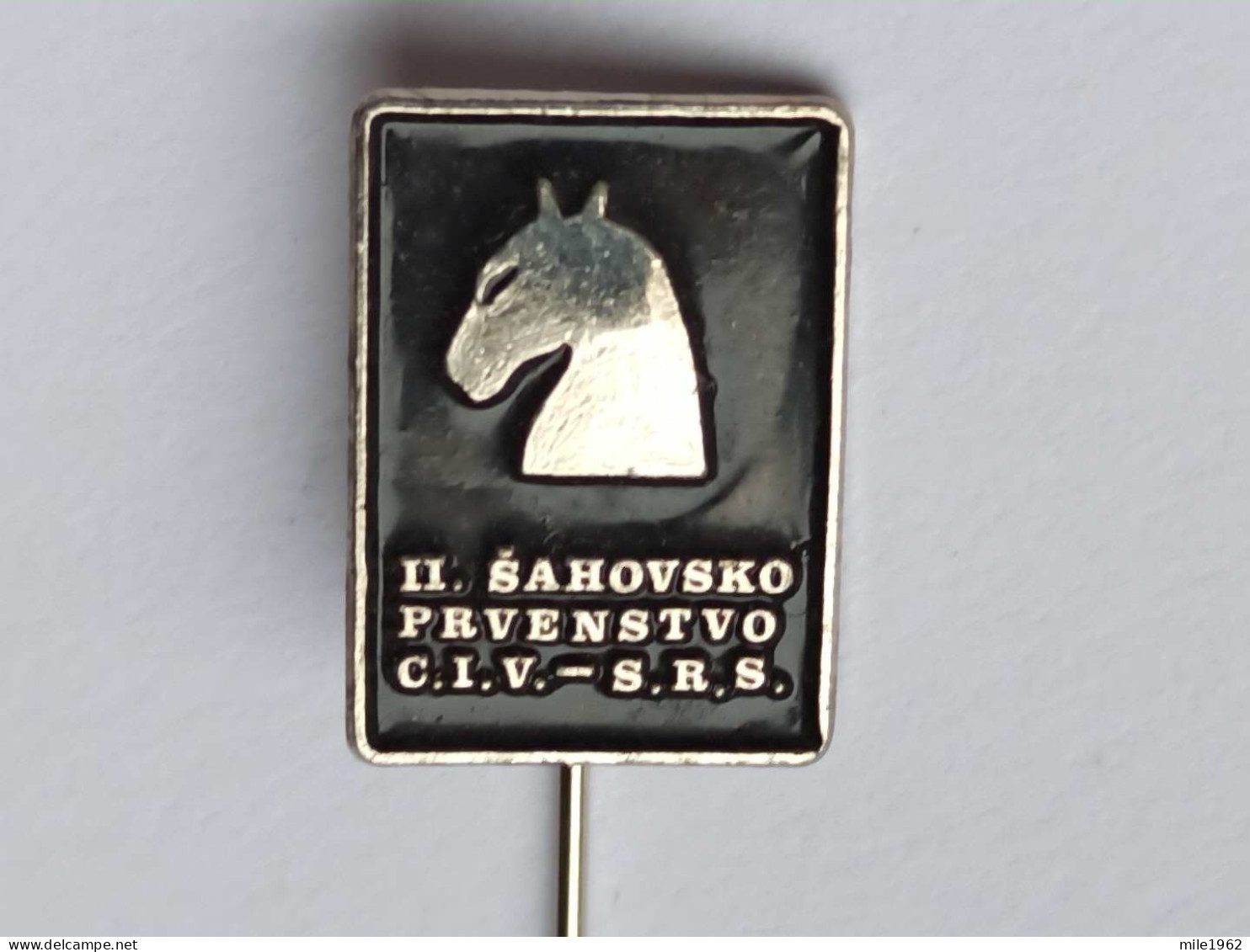 BADGE Z-71-3 - CHESS ECHECS SCHACH AJEDREZ SAKK SAH  Yugoslavia, CHAMPIONSHIP - Games