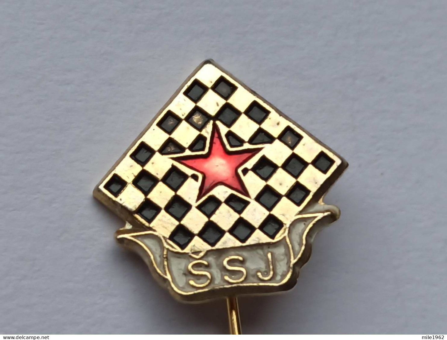 BADGE Z-71-3 - CHESS ECHECS SCHACH AJEDREZ SAKK SAH ,SAHOVSKI SAVEZ, CHESS UNION, Association Yugoslavia - Juegos