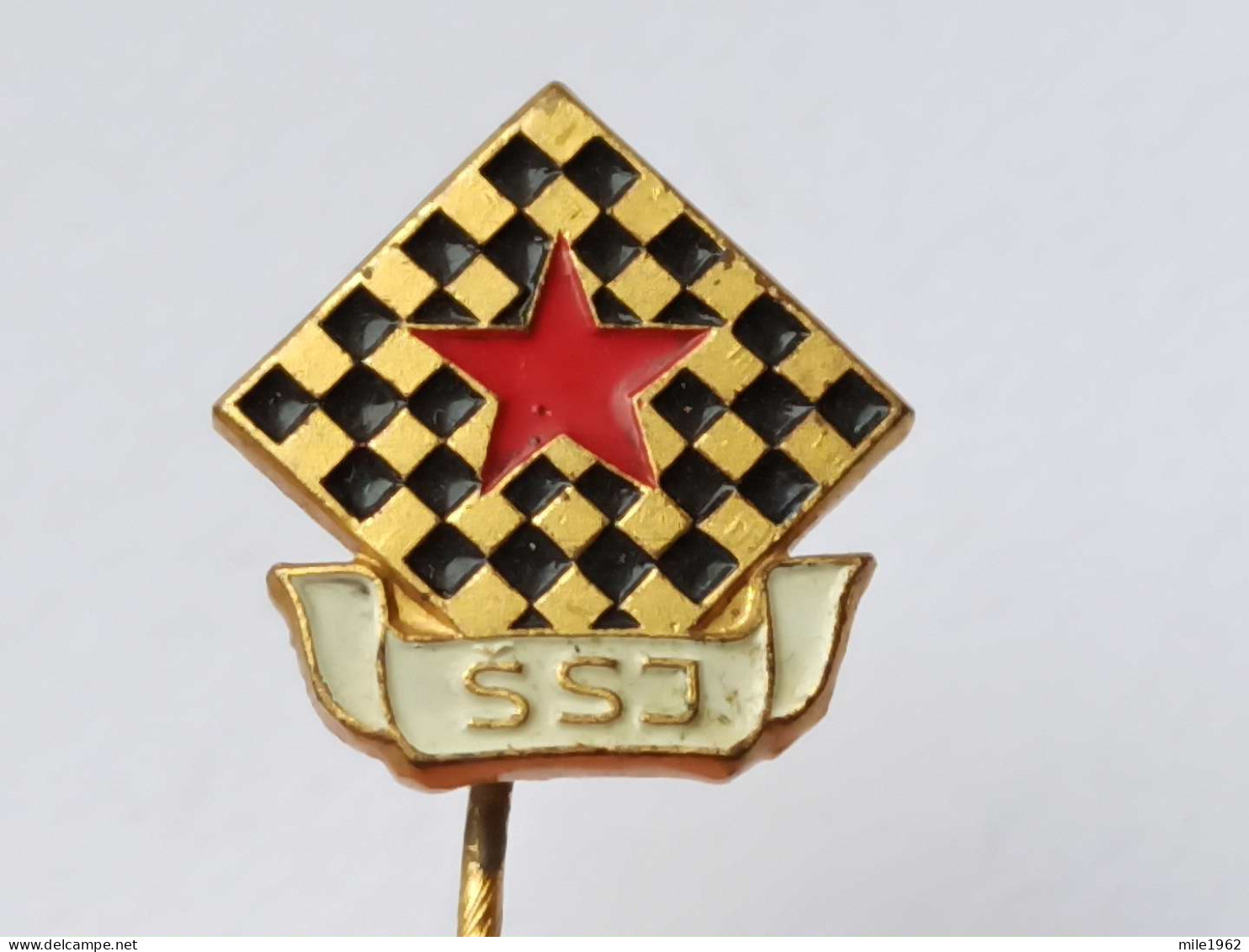 BADGE Z-71-3 - CHESS ECHECS SCHACH AJEDREZ SAKK SAH ,SAHOVSKI SAVEZ, CHESS UNION, Association Yugoslavia - Jeux