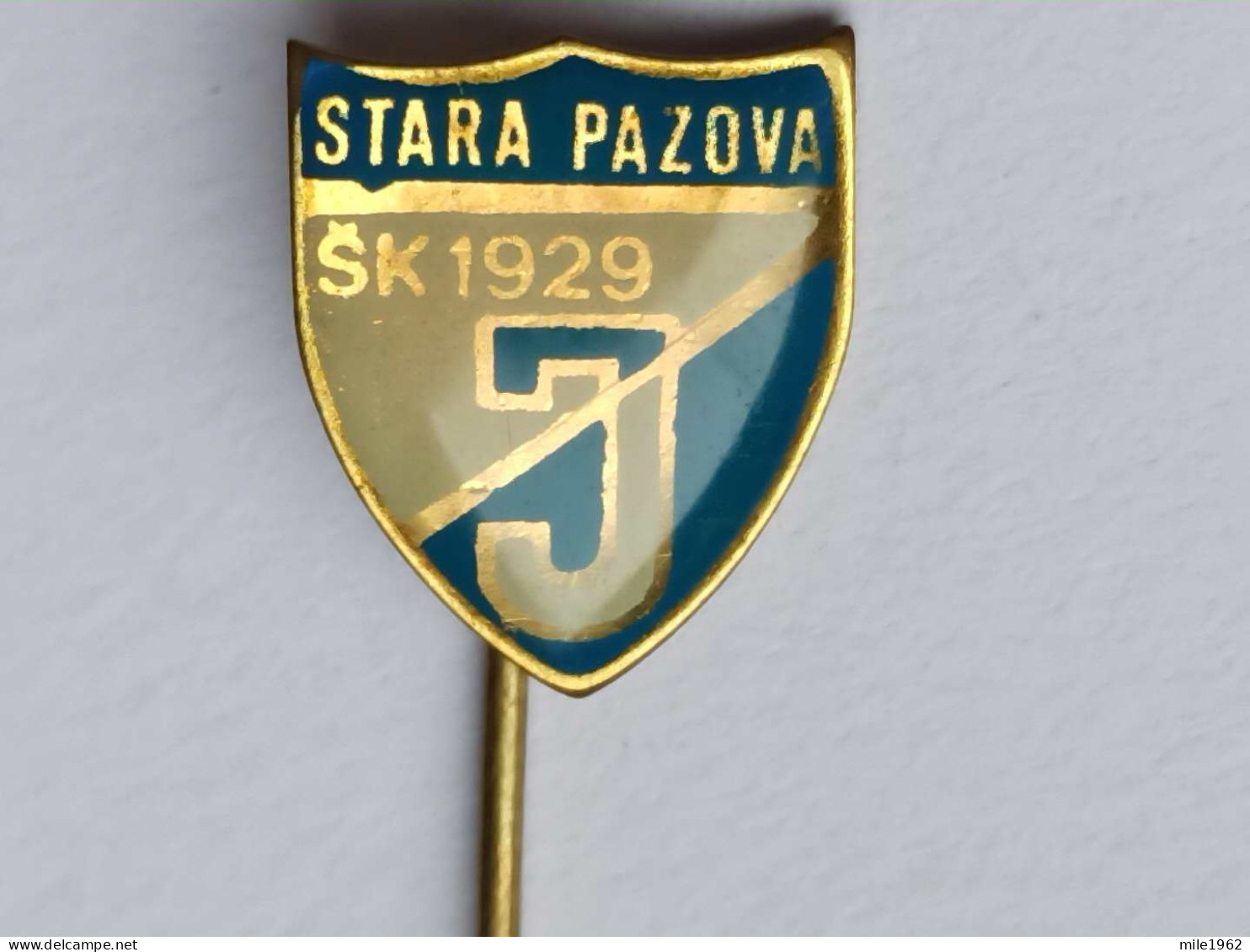 BADGE Z-71-3 - CHESS ECHECS SCHACH AJEDREZ SAKK SAH CLUB STARA PAZOVA, SERBIA - Games