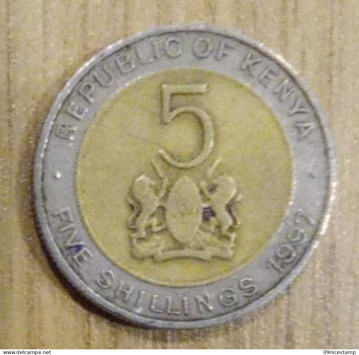 Kenya, Year 1997, Used, 5 Shillings (very Small Coin ) 1,5 Cm From Top To Above - Kenya