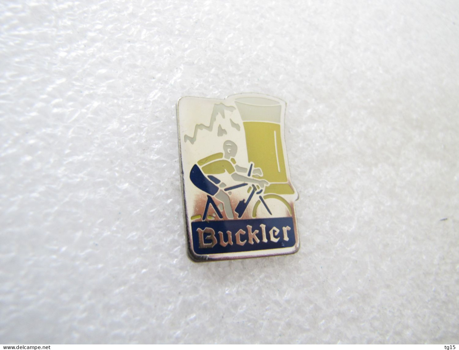 PIN'S    BIÈRE   BUCKLER - Bière