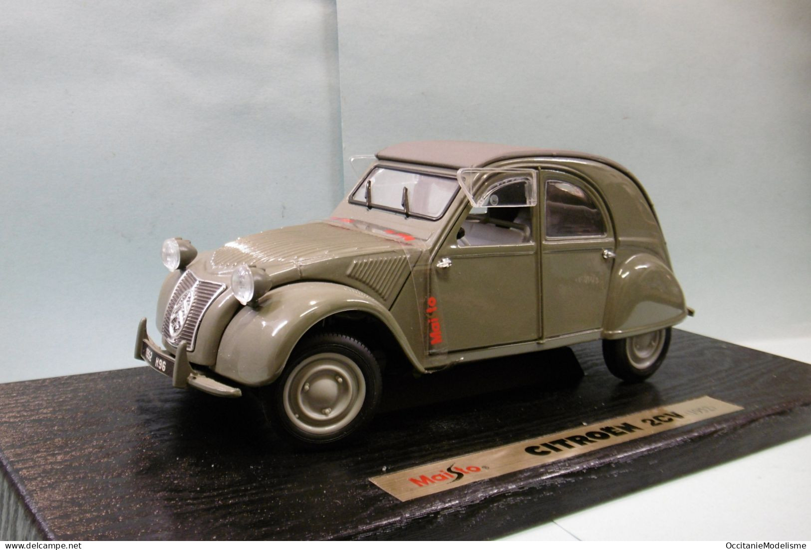 Maisto - CITROEN 2CV 1952 Gris Réf. 10000 BO 1/18 - Maisto