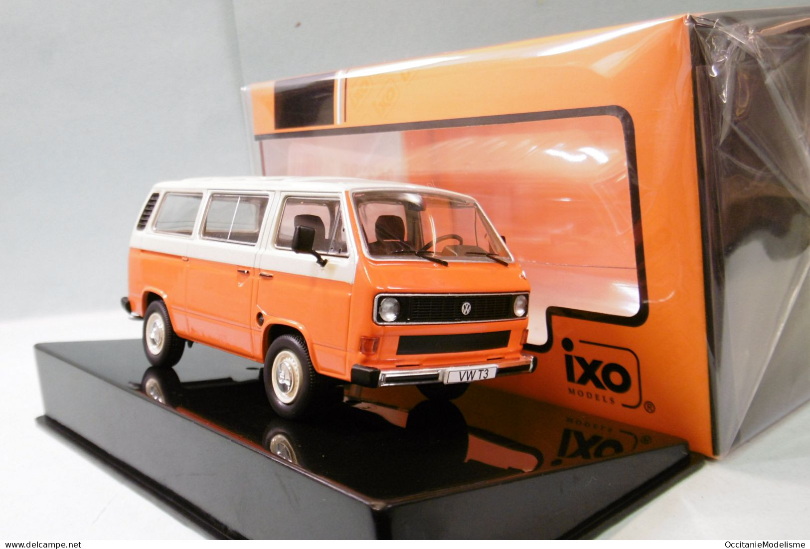 Ixo - VW VOLKSWAGEN TYPE 2 T3 Caravelle 1981 Orange Et Beige Réf. CLC501N.22 NBO Neuf 1/43 - Ixo