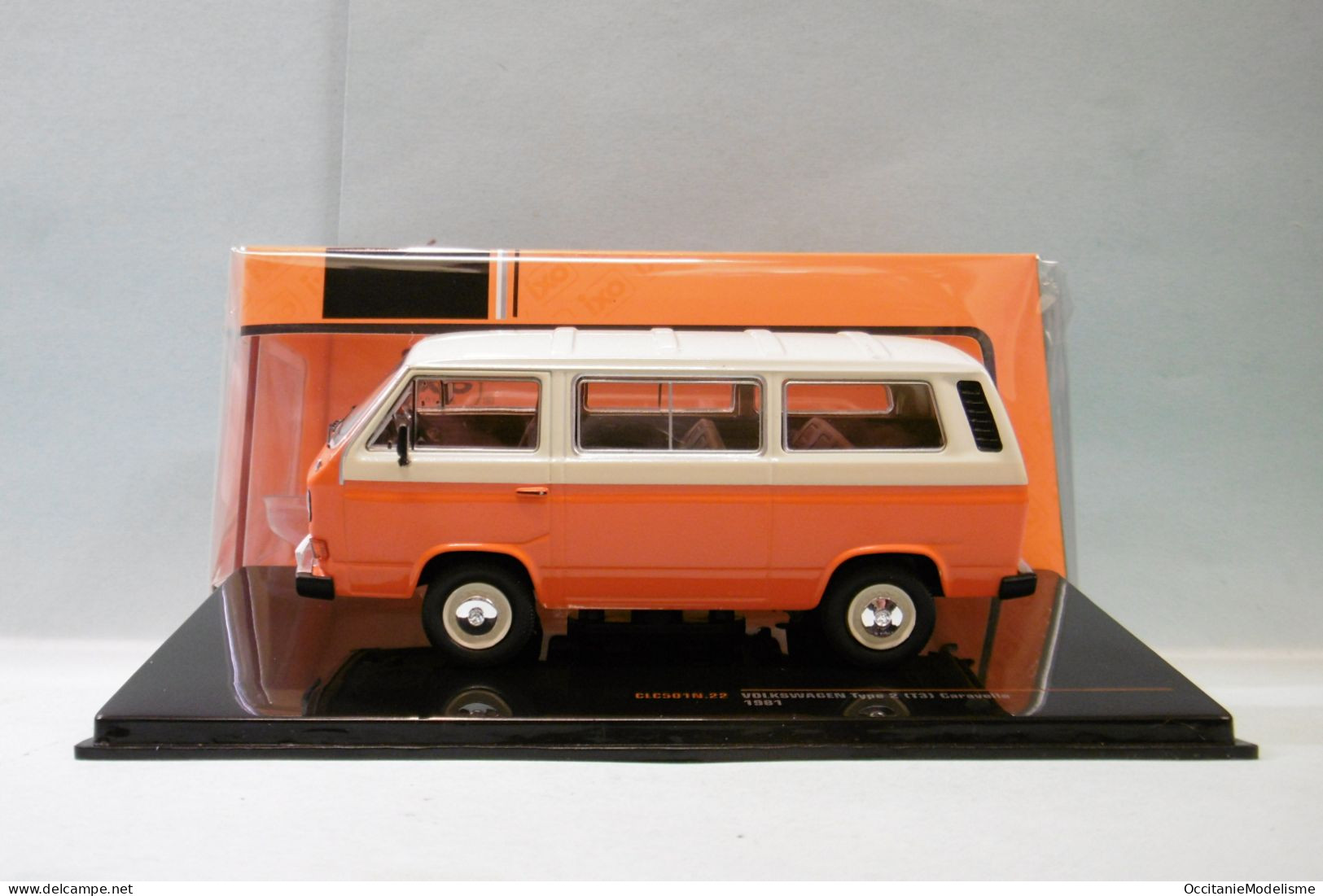 Ixo - VW VOLKSWAGEN TYPE 2 T3 Caravelle 1981 Orange Et Beige Réf. CLC501N.22 NBO Neuf 1/43 - Ixo