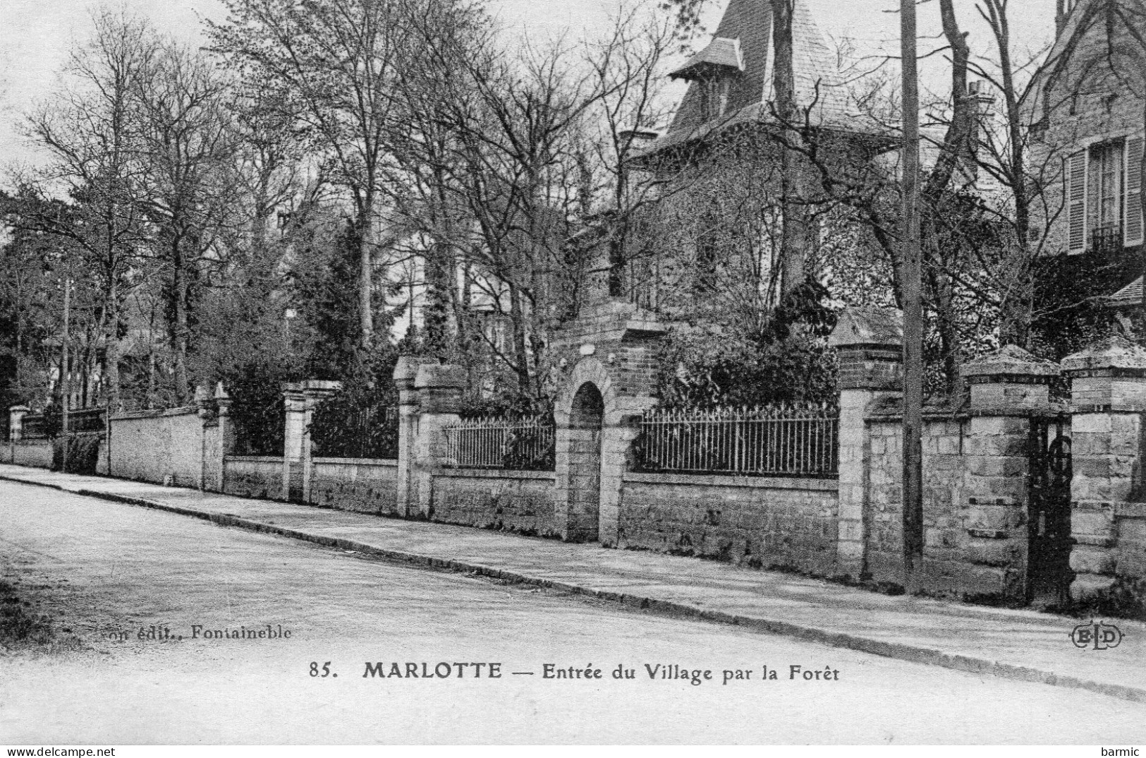 MARLOTTE, ENTREE DU VILLAGE PAR LA FORET  REF 12787 PAR - Jurancon