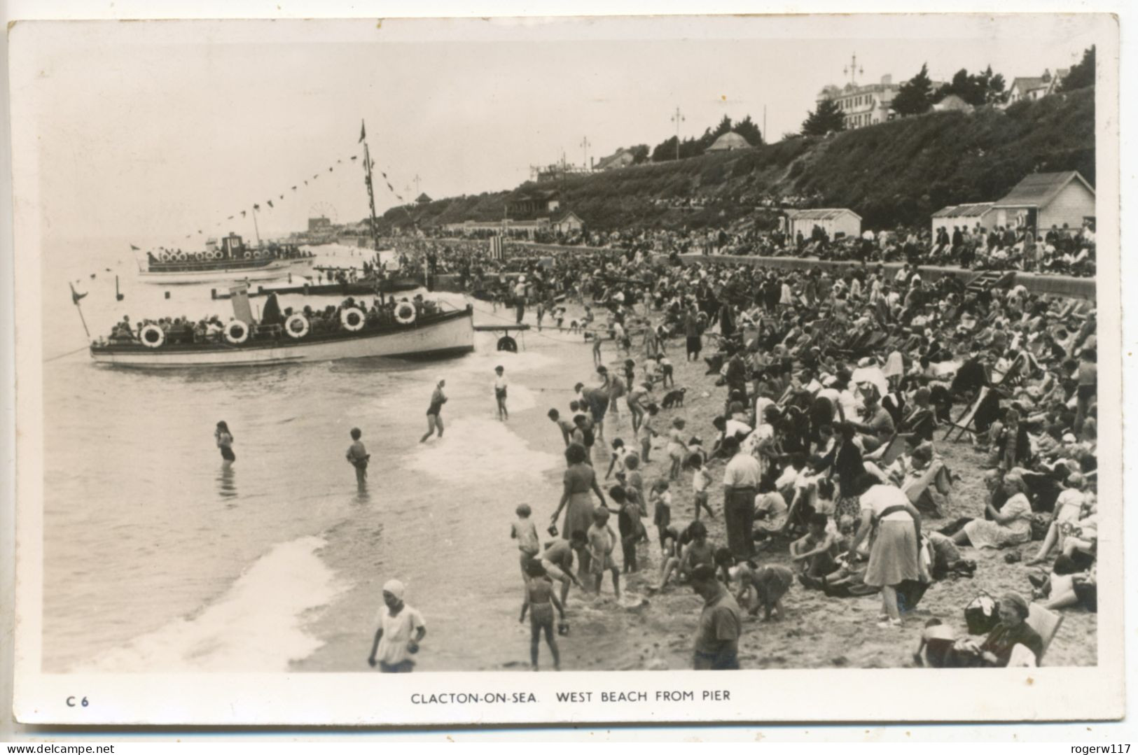 Clacton-on-Sea, West Beach From Pier, 1958 Postcard - Clacton On Sea