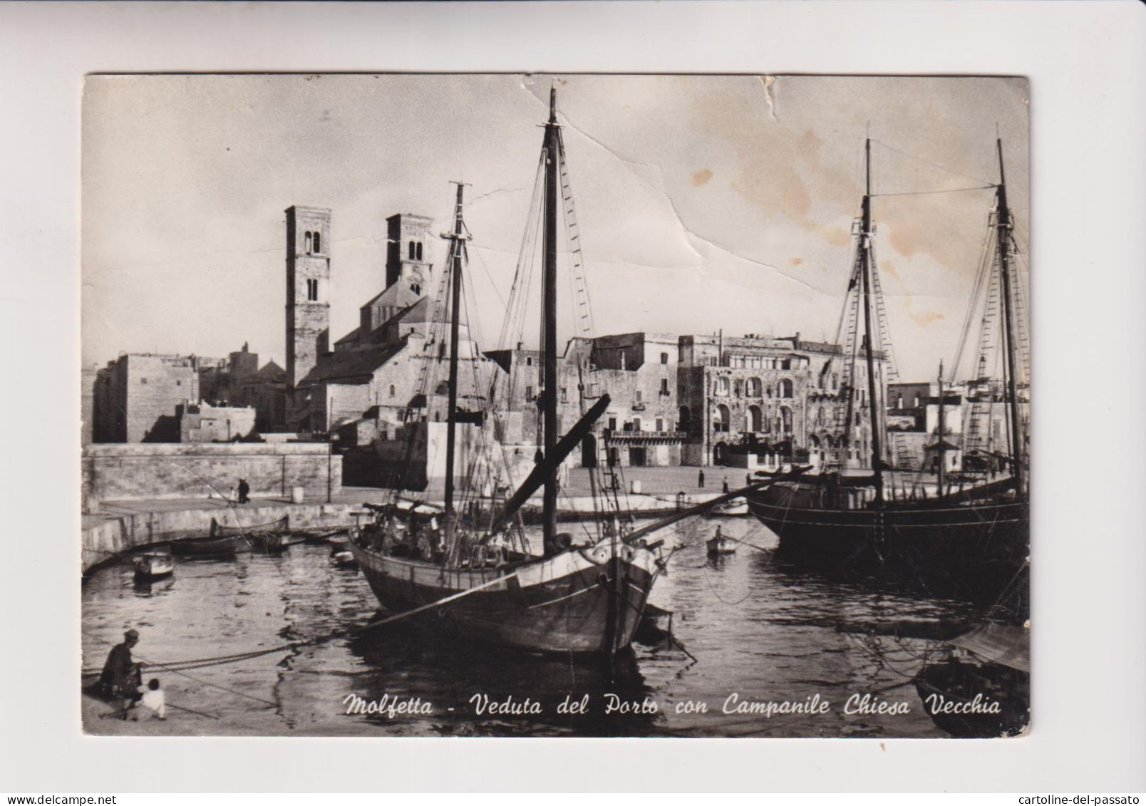 MOLFETTA  VEDUTA DEL PORTO CON CAMPANILE CHIESA VECCHIA  VG  1954 PIEGHINE - Molfetta