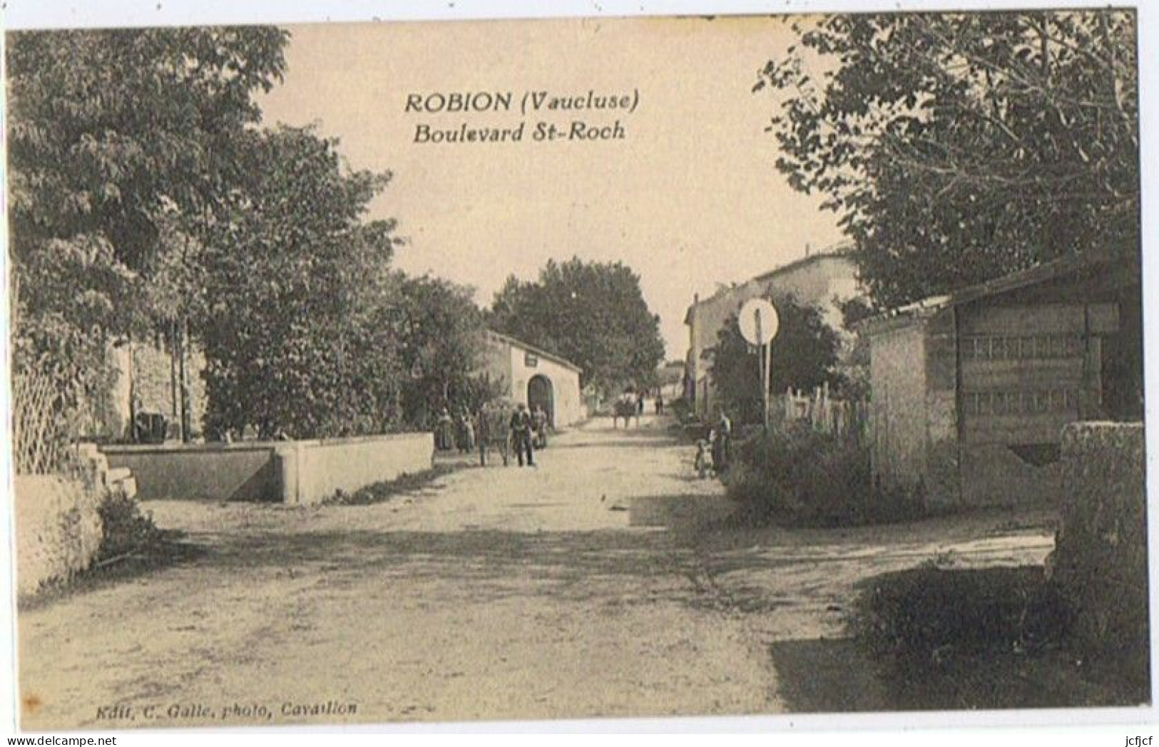 Cpa..84..ROBION..VAUCLUSE..BOULEVARD ST ROCH - Robion