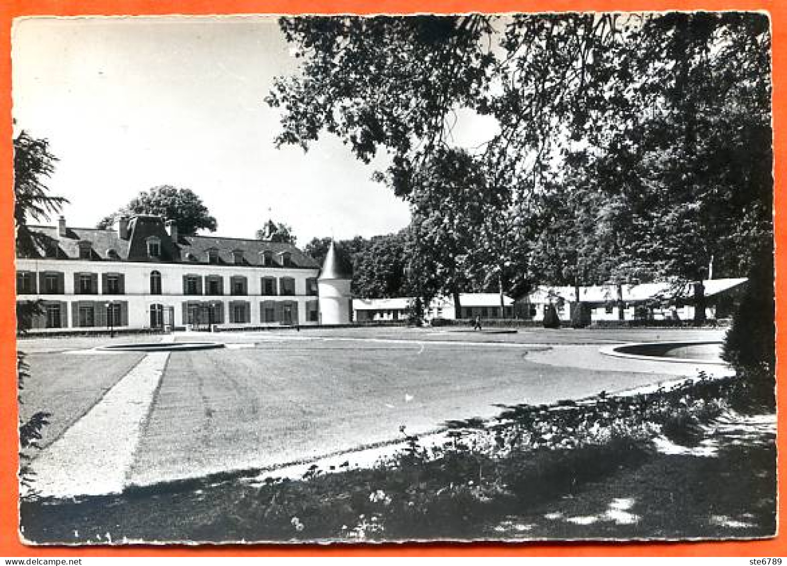 78 LE MESNIL SAINT DENIS MUTUELLE GENERALE DE L'EDUCATION NATIONALE Chateau De La Verrière Carte Vierge - Le Mesnil Saint Denis