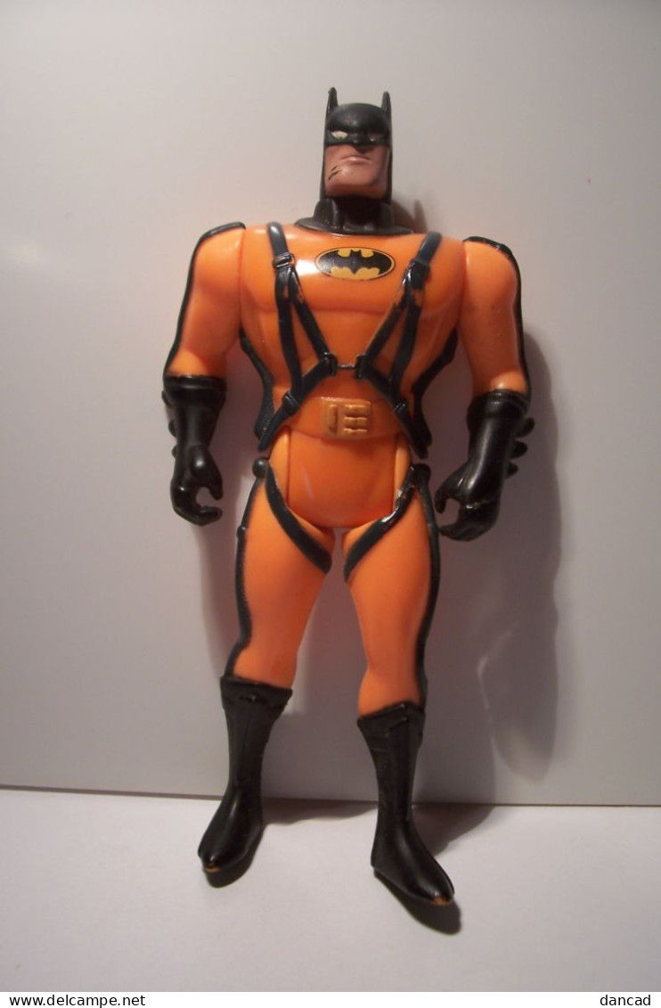 BATMAN  -( Articulé )  - Figurine  DC Comics  1993  - ORANGE  - - Batman