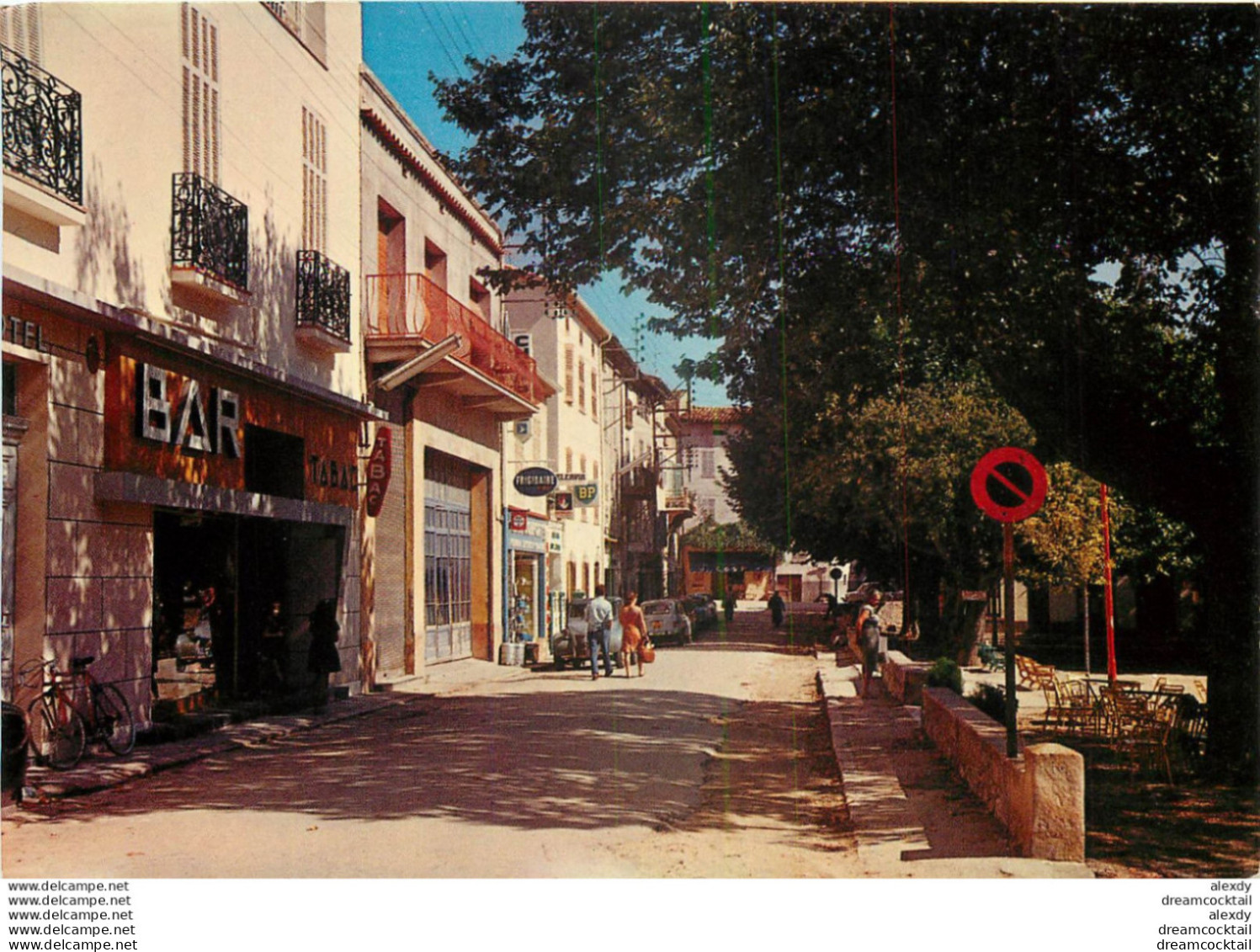 (PM) Photo Cpsm Grand Format 83 MONTAUROUX. Bar Et Pompe à Essence Place Du Clos 1969 - Montauroux