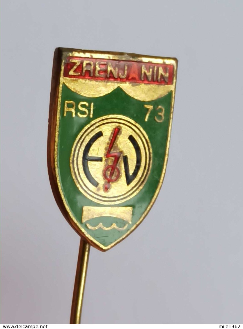 BADGE Z-51-9 - Athlétisme, Athletics, Athletic, WORKERS 'SPORTS GAMES, JEUX DE SPORT POUR TRAVAILLEURS,ZRENJANIN ELECTRO - Atletismo