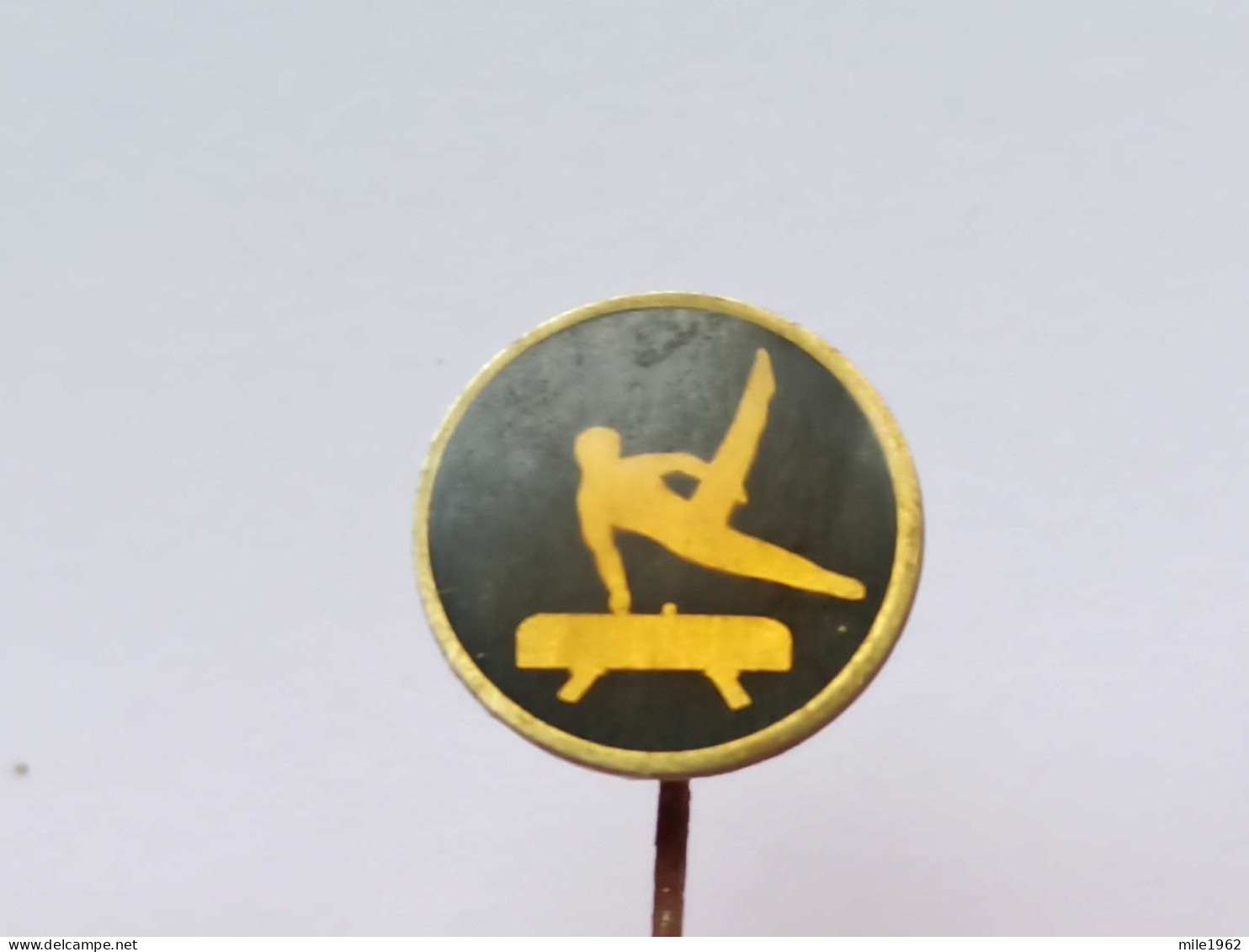 BADGE Z-51-10 - GYMNASTIC, GYMNASTIQUE  - Athlétisme