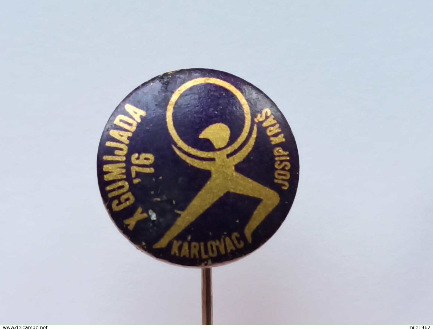 BADGE Z-51-10 - GYMNASTIC, GYMNASTIQUE GUMIJADA JOSIP KRAS KARLOVAC, CROATIA - Leichtathletik