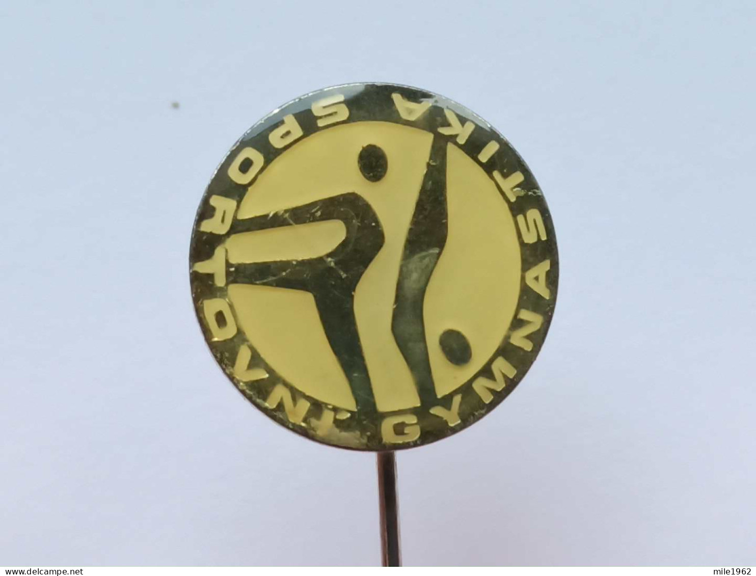 BADGE Z-51-10 - GYMNASTIC, GYMNASTIQUE SPORTOVNI GYMNASTIKA - Atletismo