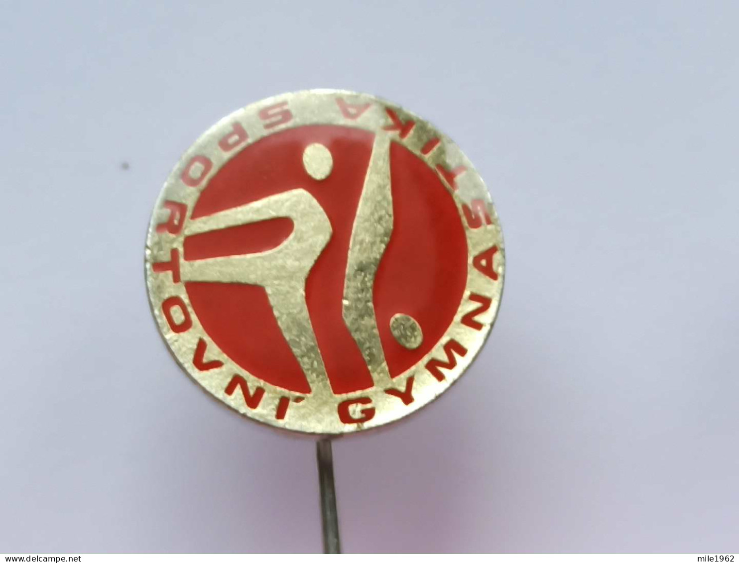 BADGE Z-51-10 - GYMNASTIC, GYMNASTIQUE SPORTOVNI GYMNASTIKA - Atletismo