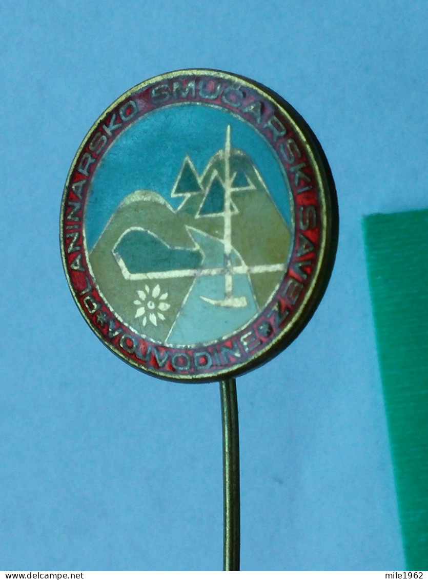 BADGE Z-74-1 - ALPINISM, Mountain, Mountaineering, VOJVODINA, SERBIA, CLIMBING MOUNTAIN SOCIETY  - Alpinismus, Bergsteigen