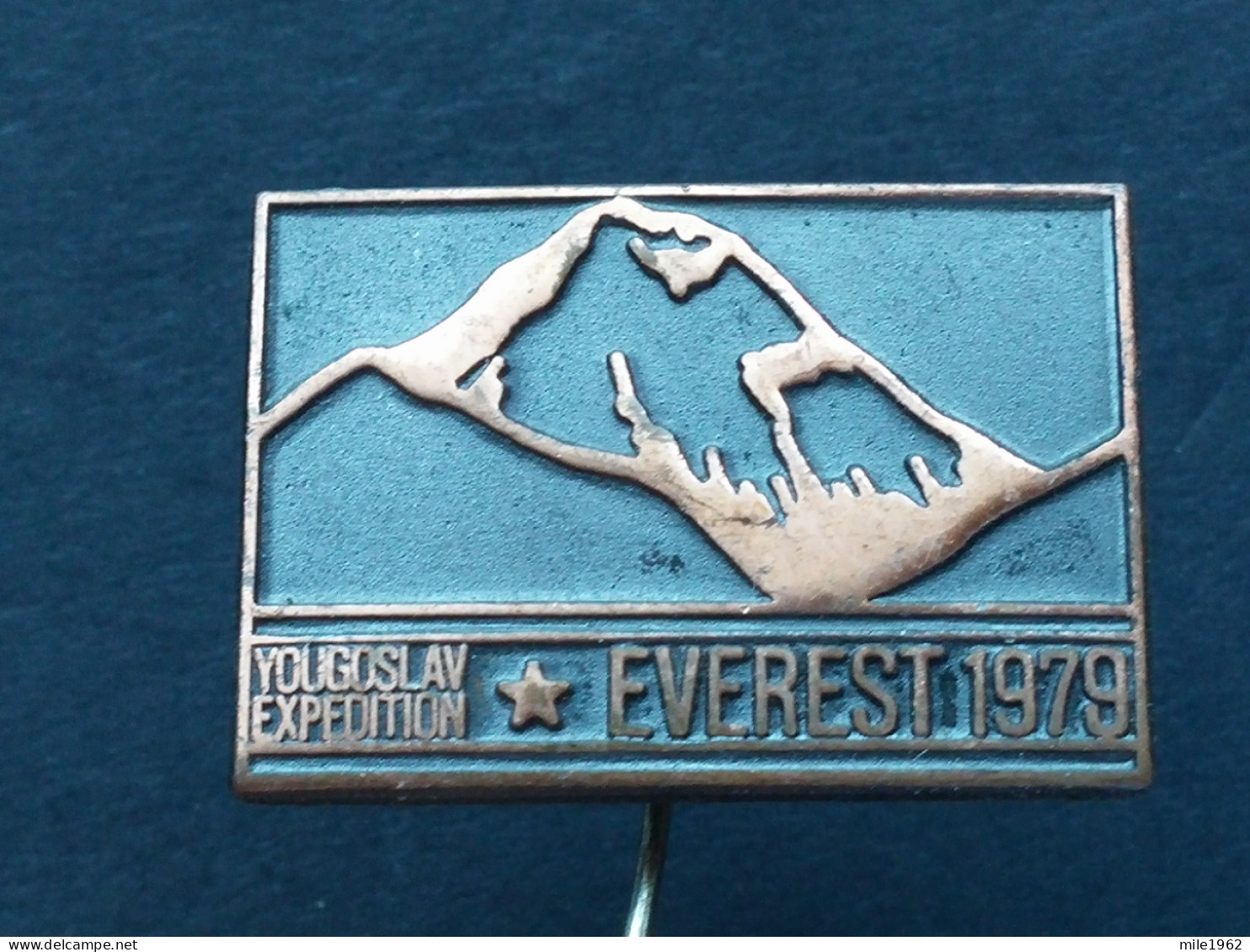 BADGE Z-74-1 - ALPINISM, Mountain, Mountaineering, YOUGOSLAV EXPEDITION MOUNT EVEREST 1979 - Alpinismus, Bergsteigen