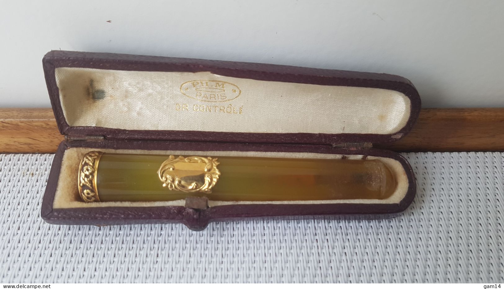 Fume Cigarette Dans Son étui D'origine. Cartouche Et Bague En OR. Beau Modèle - Fuma Sigarette