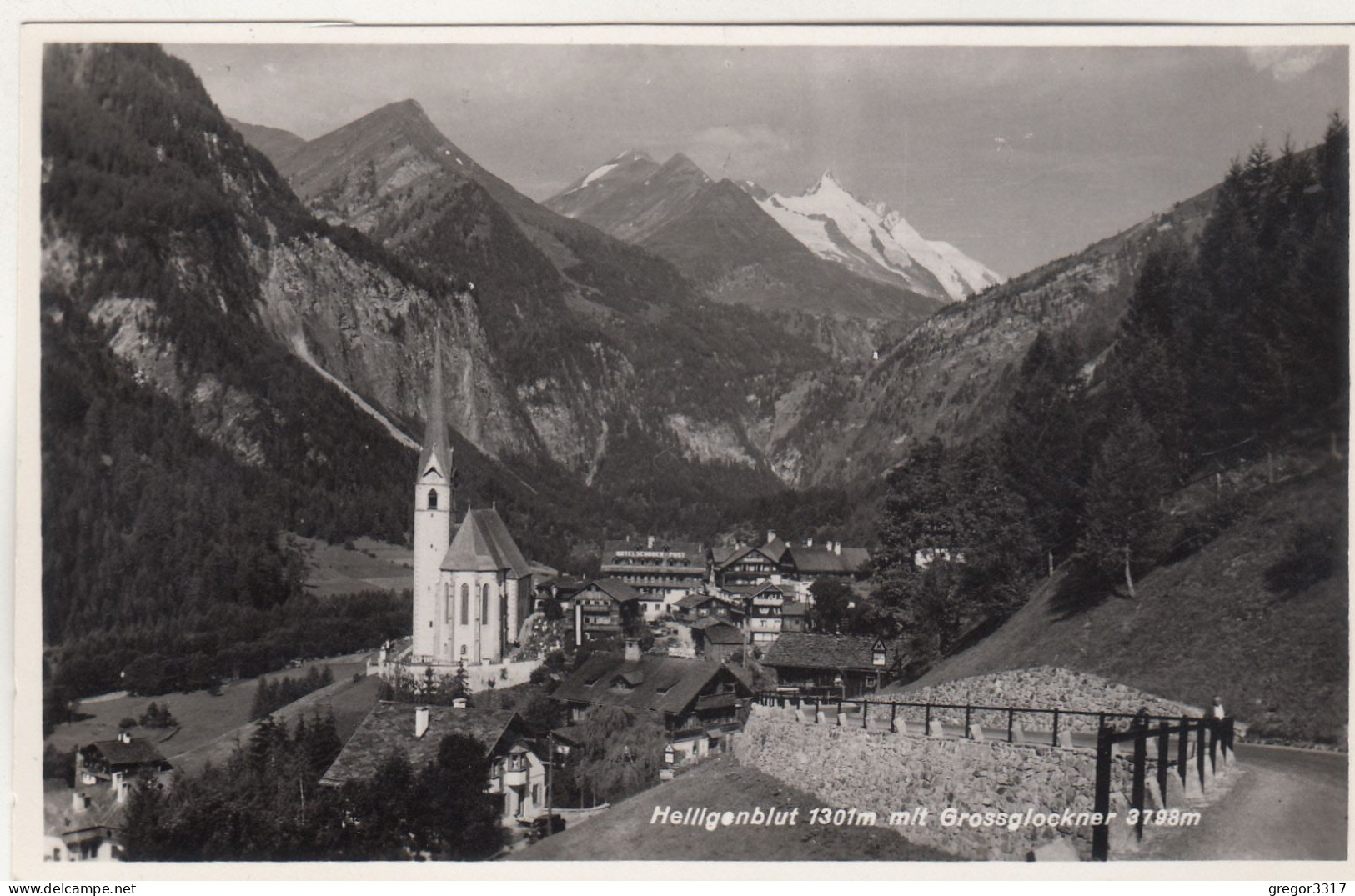 D9197) HEILIGENBLUT - FOTO AK - Straße Kirche Häuser Mit Grossglockern 3798m  Alt ! - Heiligenblut