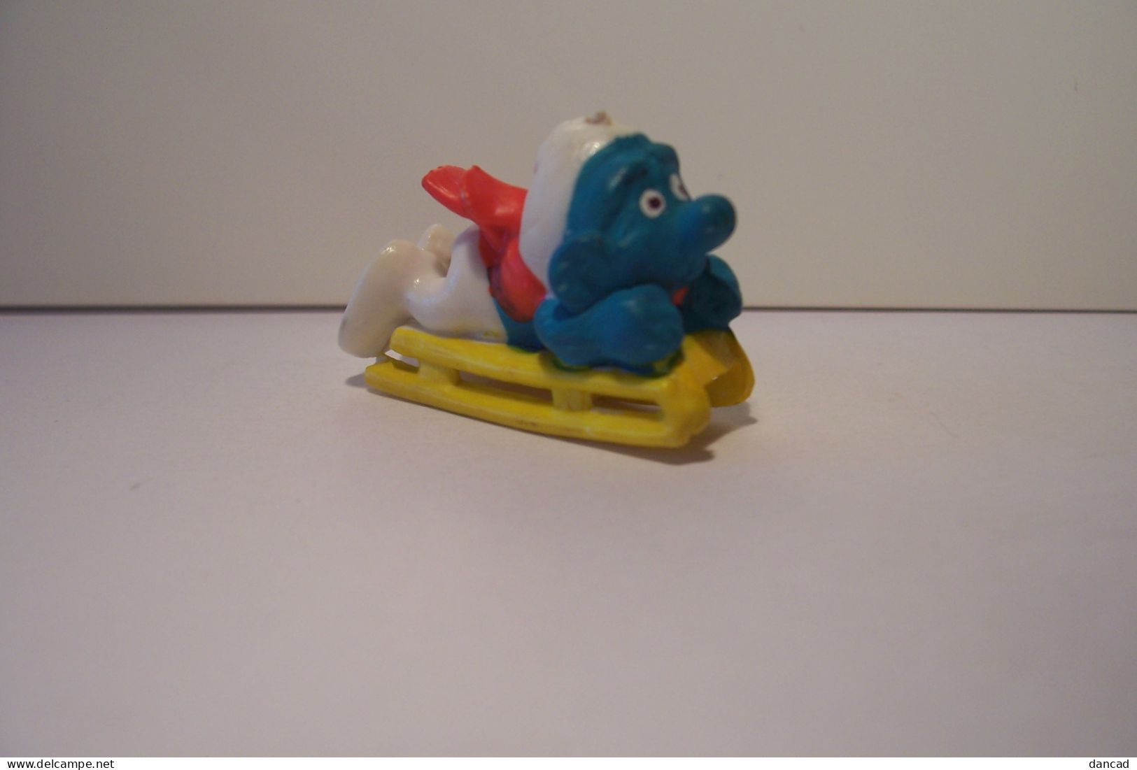 SCHTROUMPFS   - Figurine  PEYO   1990 - SCHTROUMPF   - ( Petite Taille )  - LUGE  - Sports D'Hiver - - I Puffi