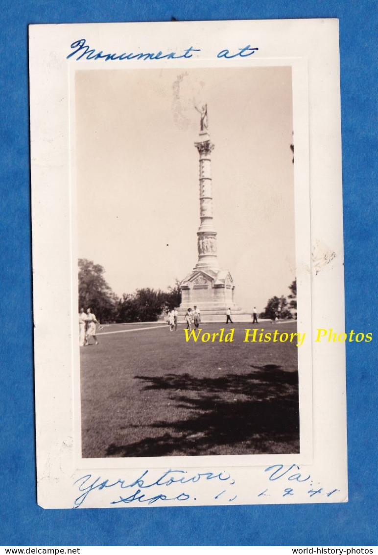 Photo Ancienne Snapshot - YORKTOWN , Virginia - September 1 , 1941 - Monument - USA Architecture - América