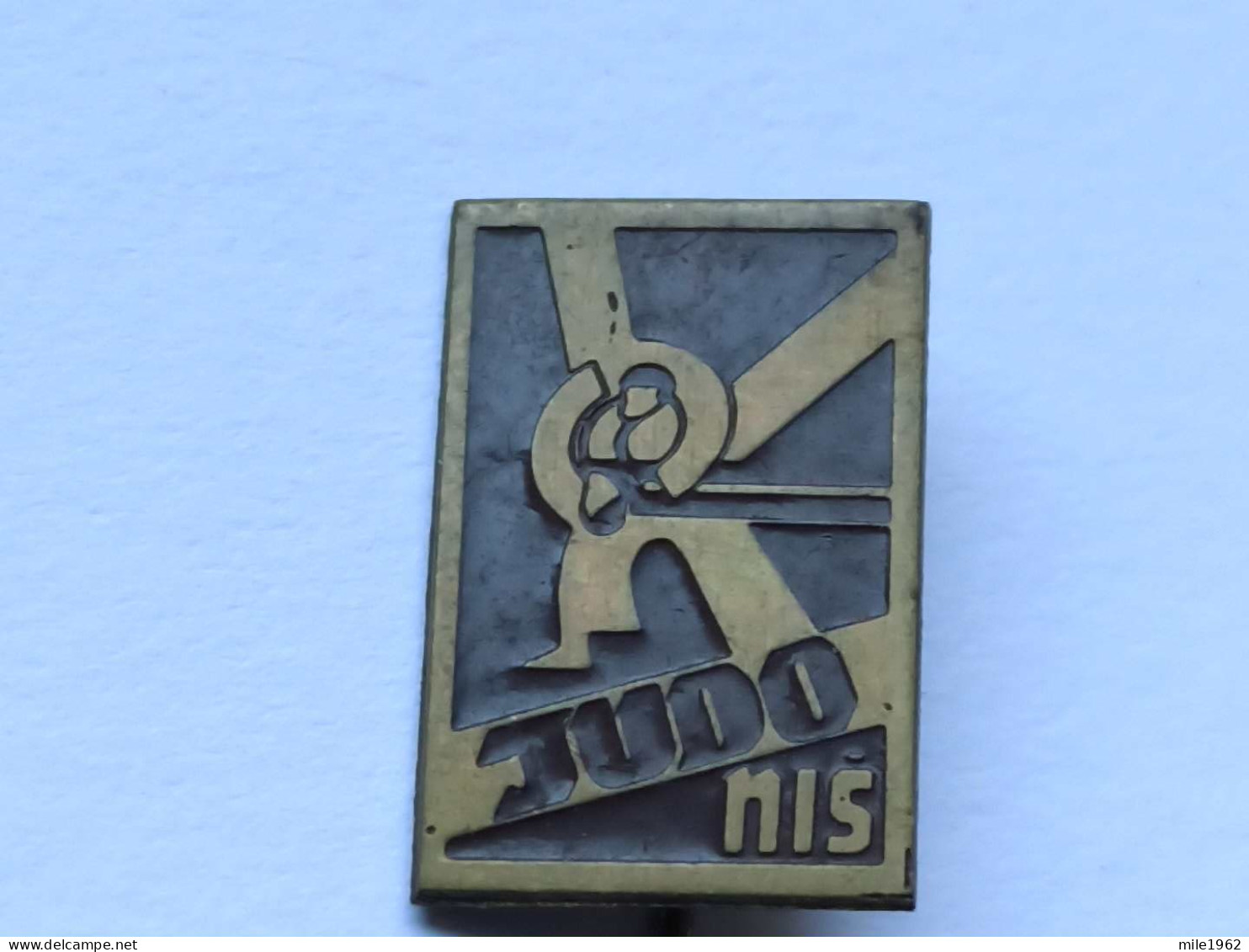 BADGE Z-66-2 - JUDO CLUB NIS, SERBIA - Judo