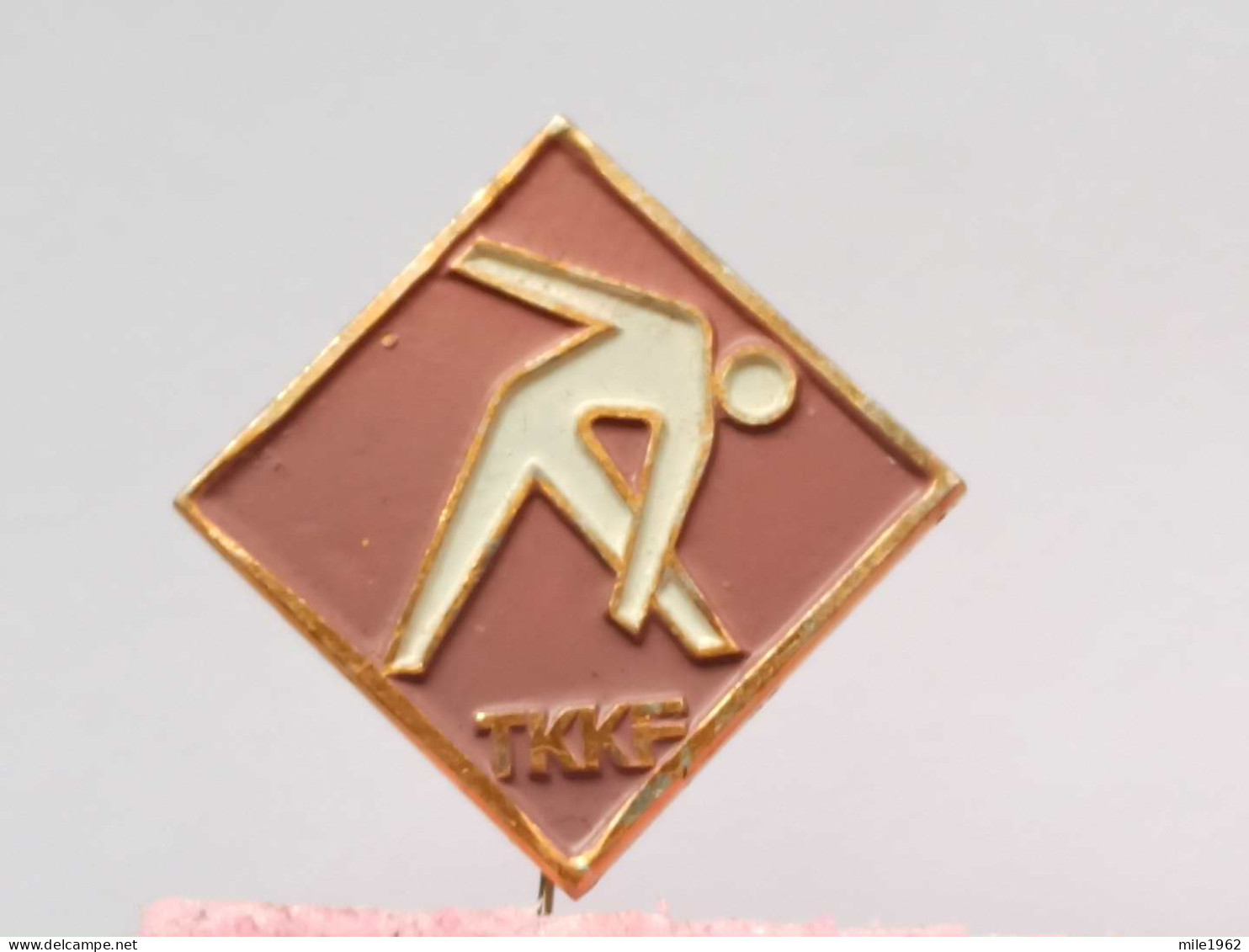 BADGE Z-64-2- Athlétisme, Athletics, Athletic, - Gymnastiek